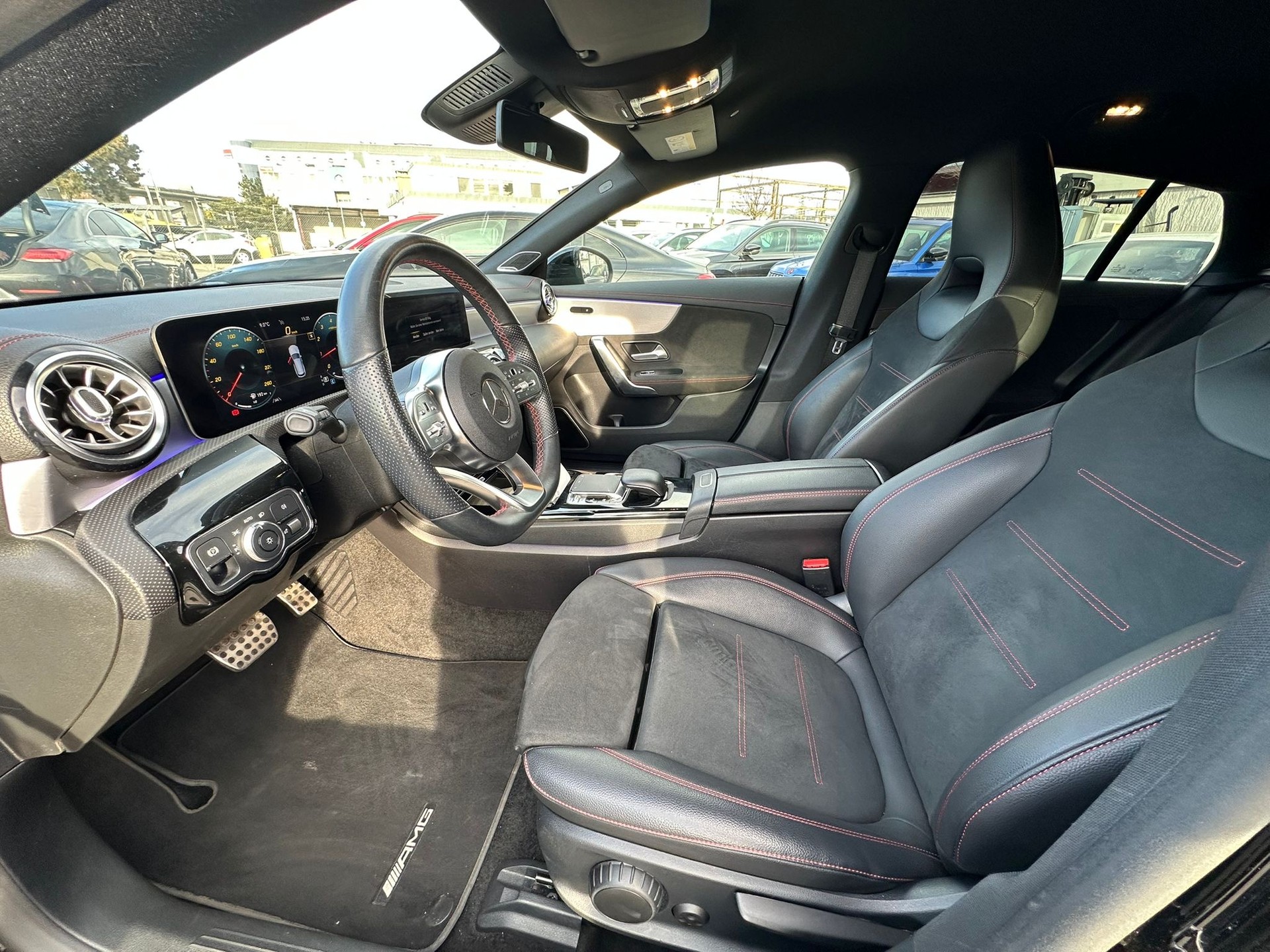 MERCEDES-BENZ CLA Shooting Brake 200 AMG Line 7G-DCT-image-12