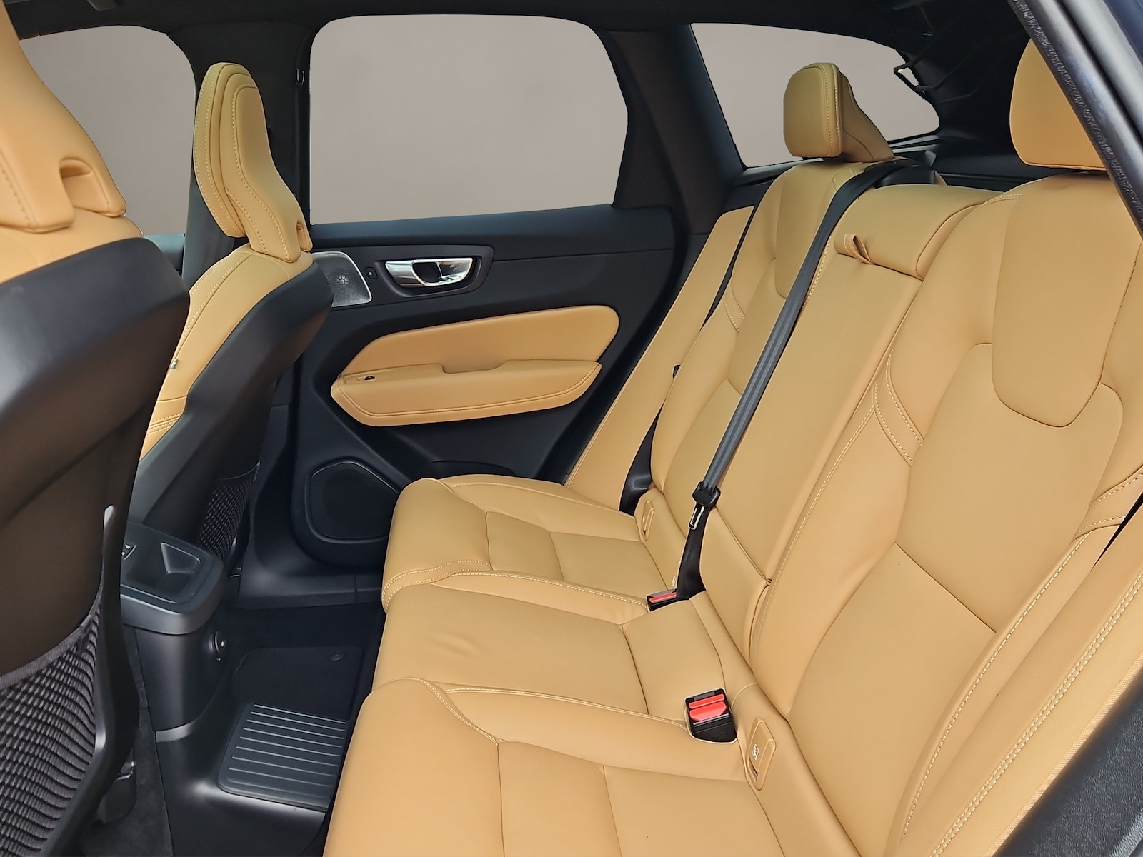 VOLVO XC60 2.0 T8 TE Ultimate Bright eAWD-image-9