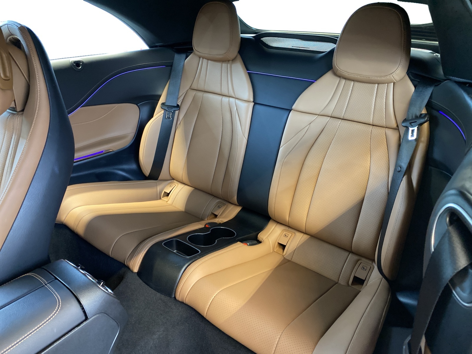 MERCEDES-BENZ CLE 450 AMG Line 4MATIC Cabriolet-image-10