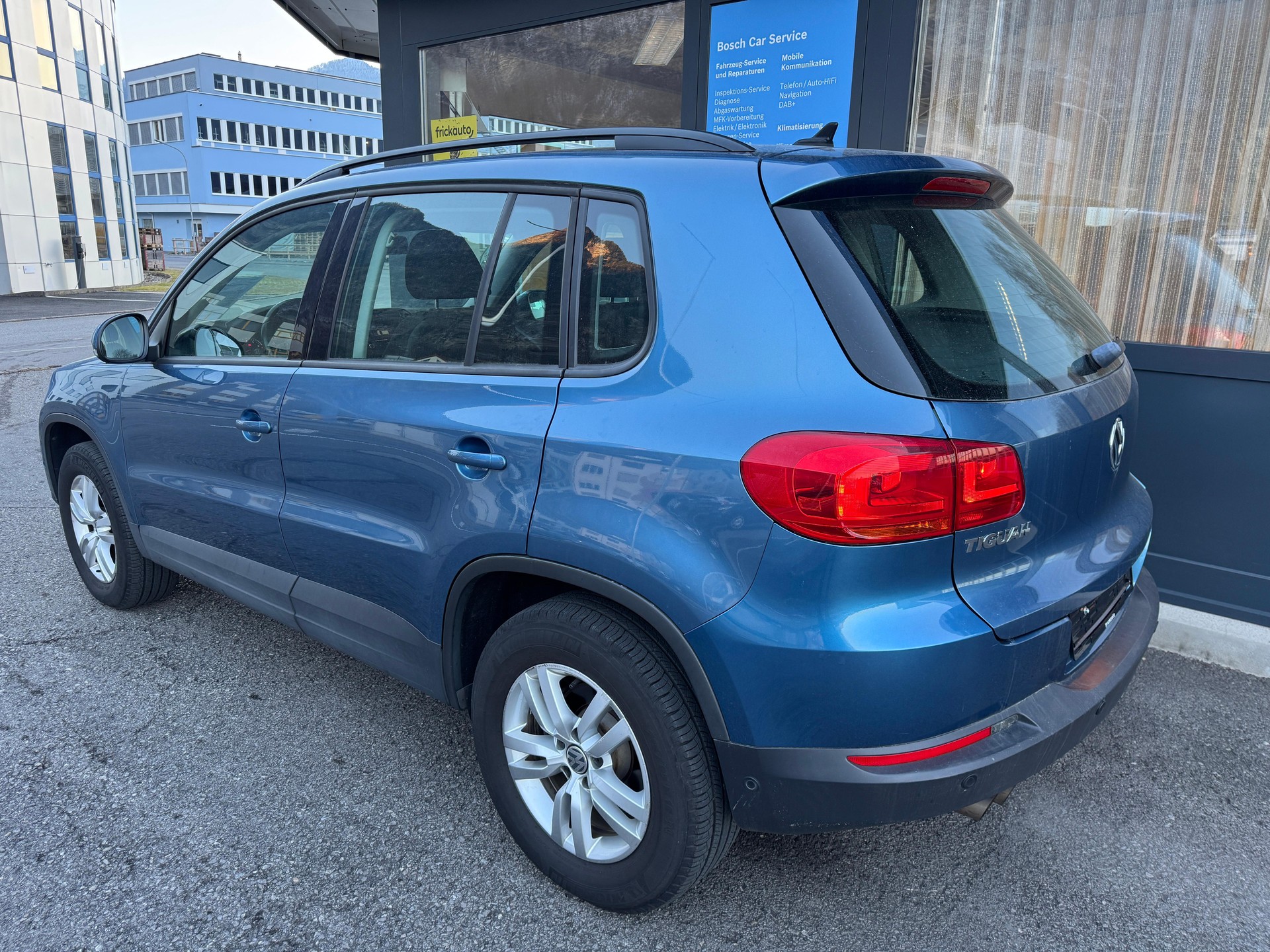 VW Tiguan 2.0 TSI 180 Track & Field DSG-image-4
