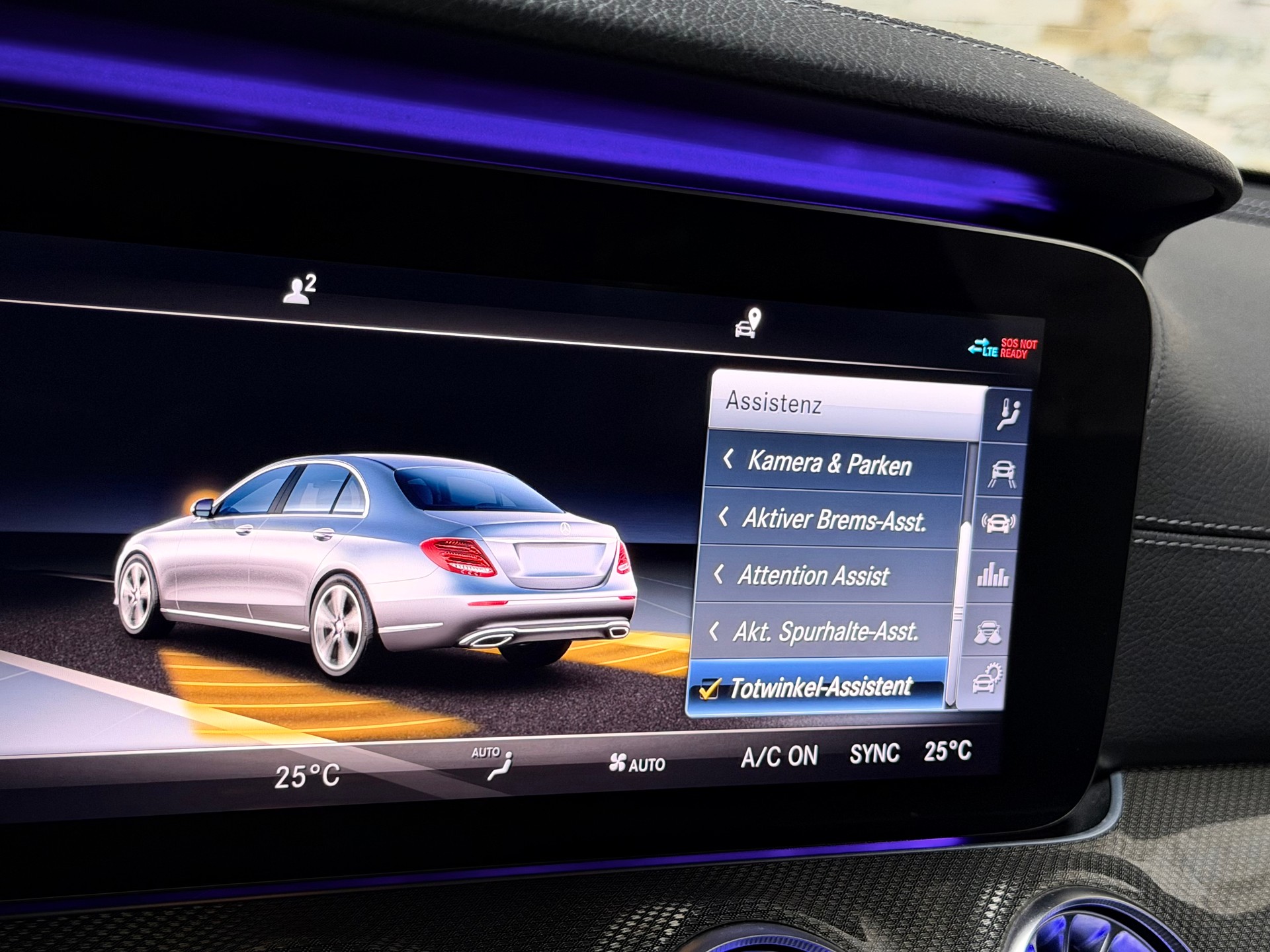 MERCEDES-BENZ E 350 d AMG Line 4Matic 9G-Tronic-image-23