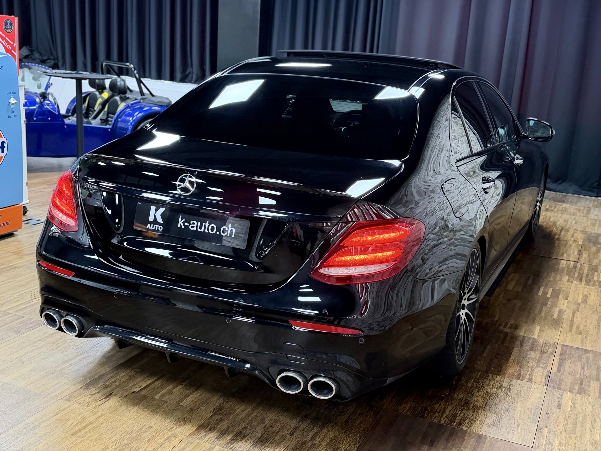 MERCEDES-BENZ E 350 d AMG Line 4Matic 9G-Tronic-image-4