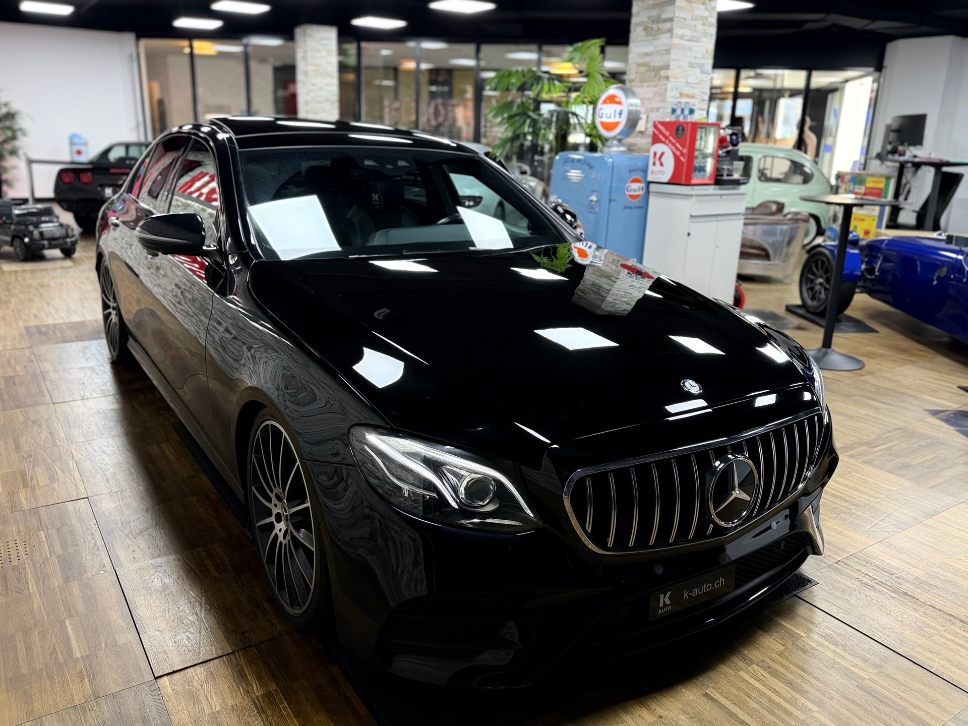MERCEDES-BENZ E 350 d AMG Line 4Matic 9G-Tronic-image-6