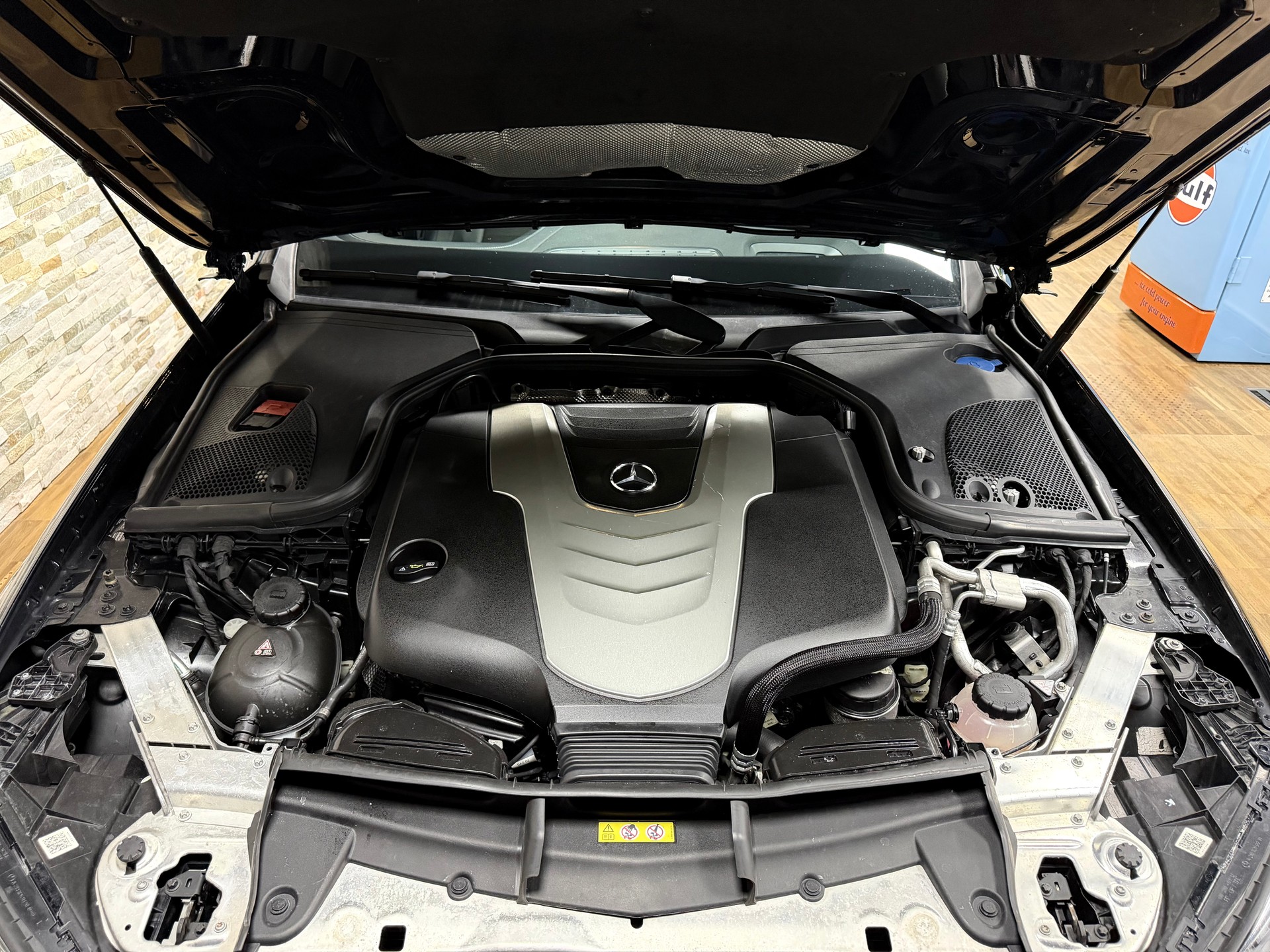MERCEDES-BENZ E 350 d AMG Line 4Matic 9G-Tronic-image-31