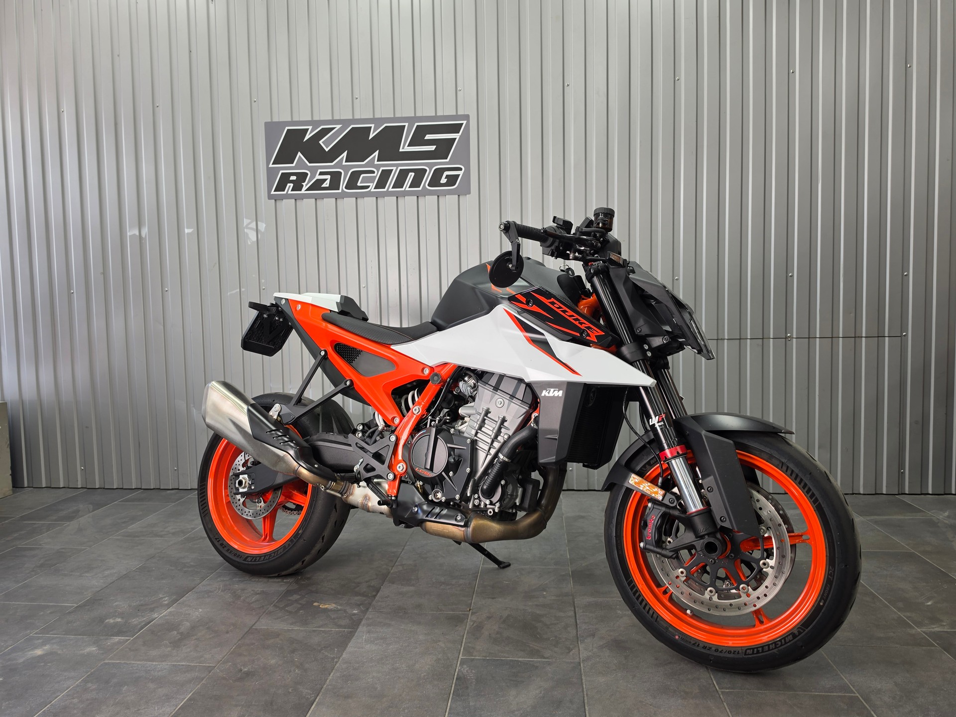 KTM 990 Duke R-image-1