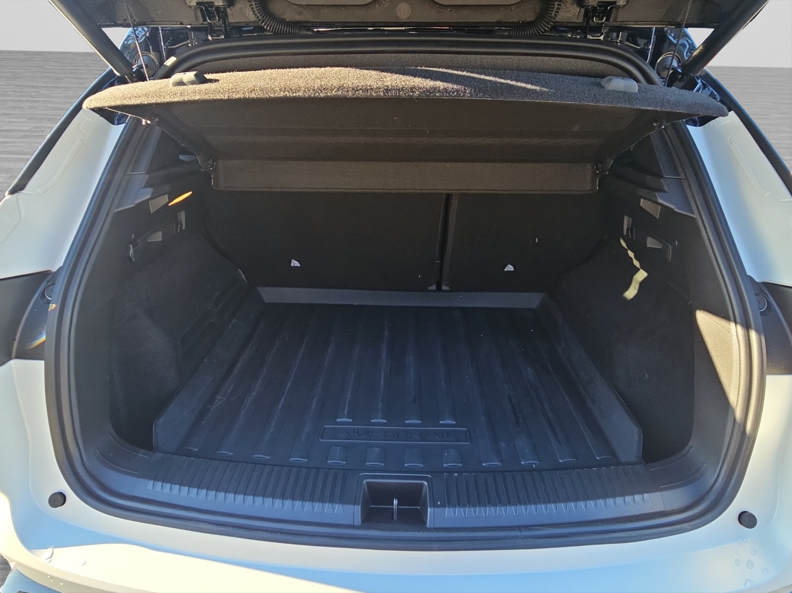 RENAULT Austral 1.2 E-Tech esprit Alpine-image-14