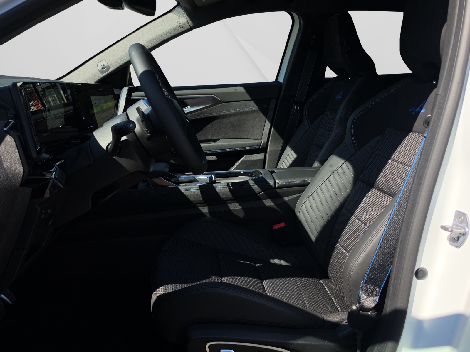 RENAULT Austral 1.2 E-Tech esprit Alpine-image-9