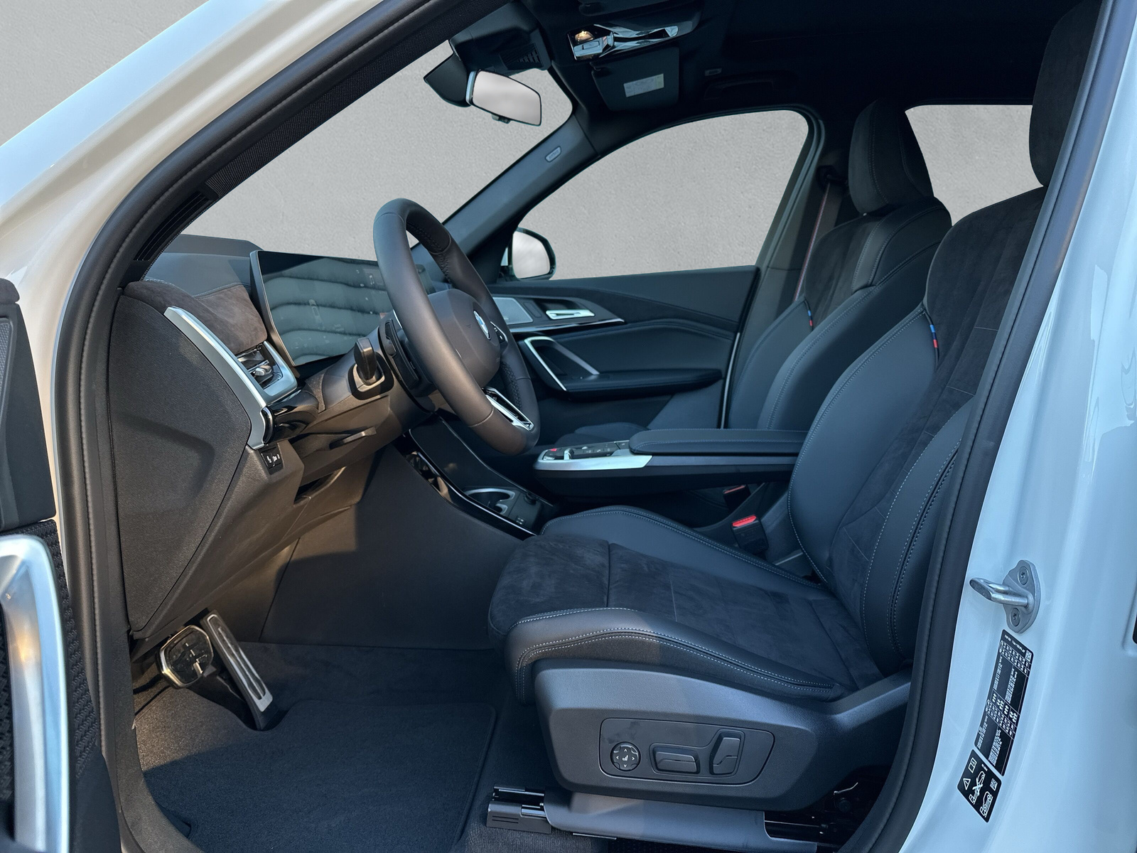 BMW X1 xDrive 23i 48V M Sport Pro-image-10