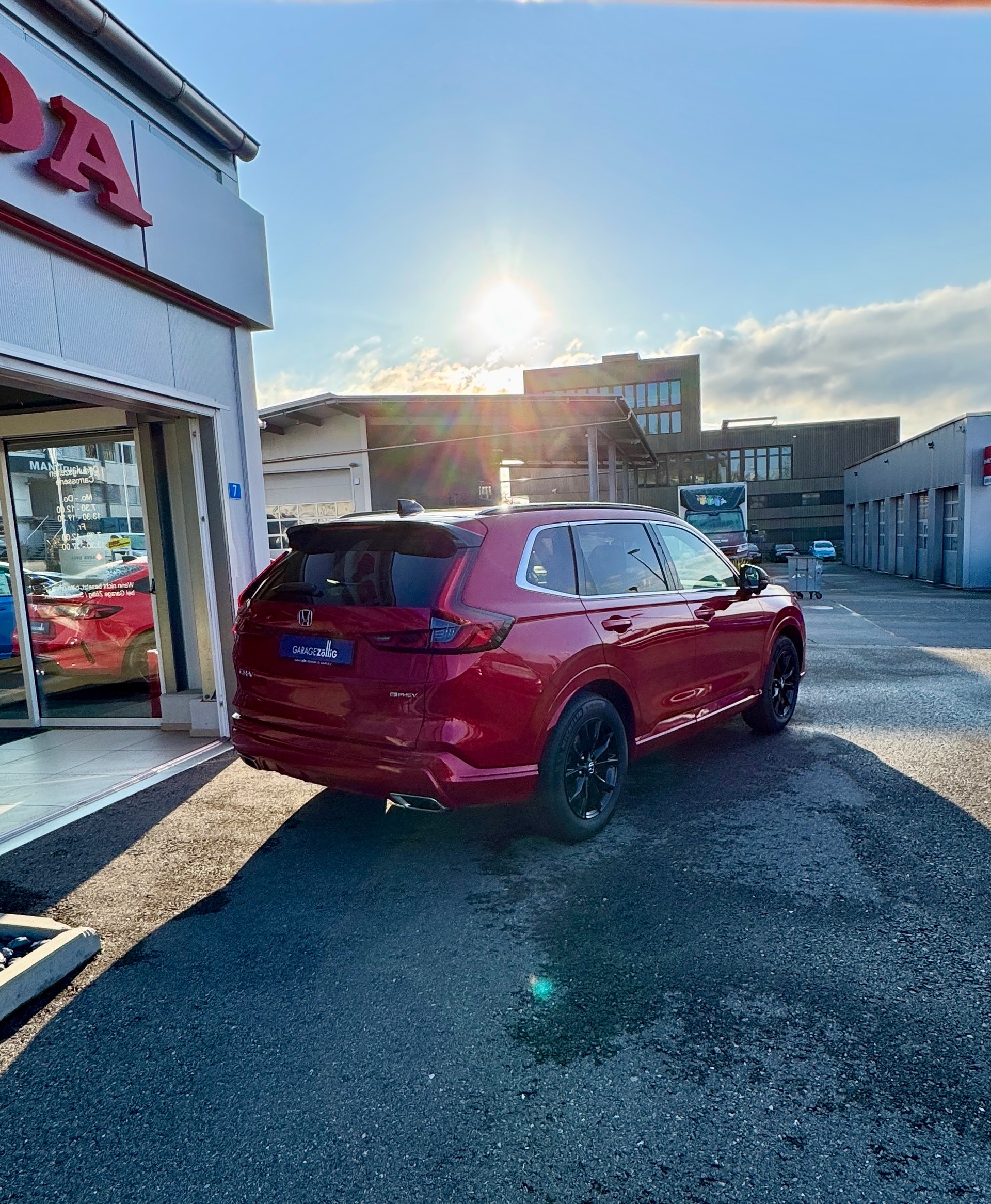 HONDA CR-V 2.0i MMD PHEV Advance 2WD Automatic Premium Crystal Red 1.9% Leasing Aktion-image-4