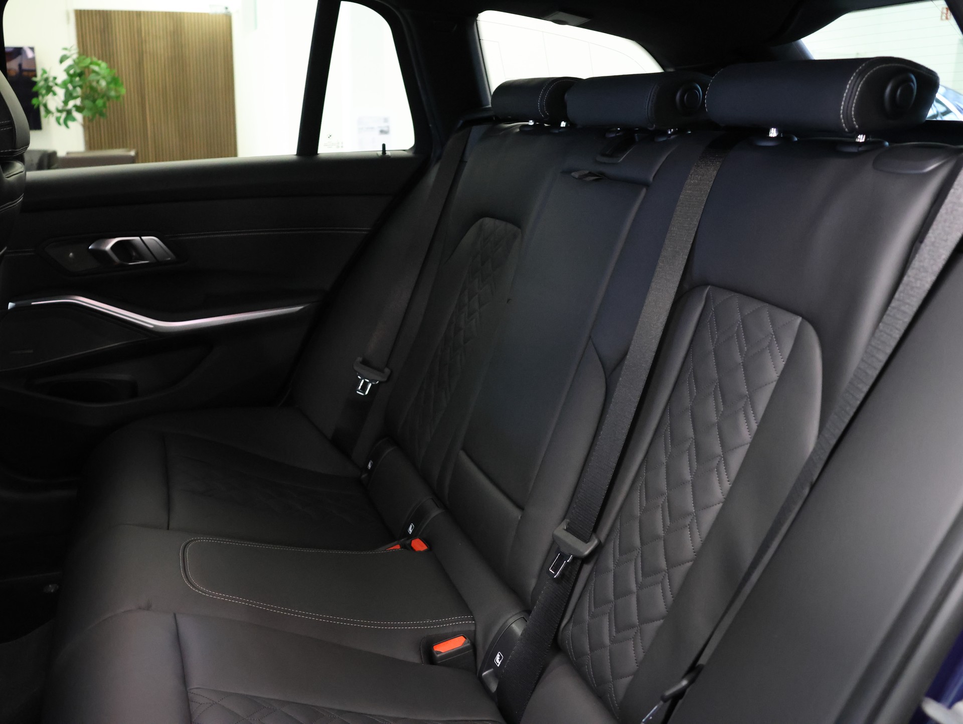 BMW-ALPINA B3 BiTurbo Touring 3.0 xDrive GT Switch-Tronic *Neuwagen mit Tageszulassung* *Top Ausstattung*-image-35