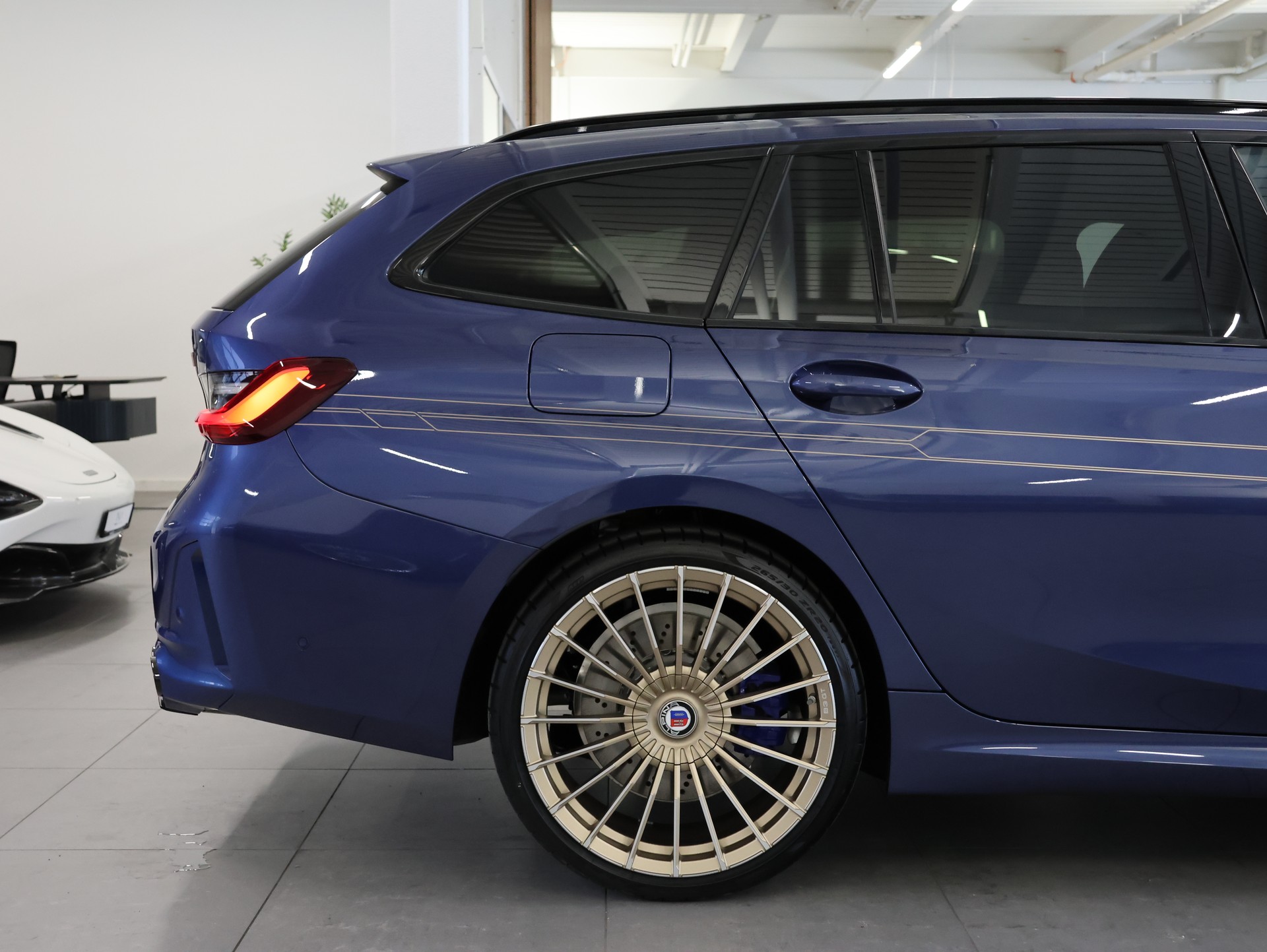BMW-ALPINA B3 BiTurbo Touring 3.0 xDrive GT Switch-Tronic *Neuwagen mit Tageszulassung* *Top Ausstattung*-image-11