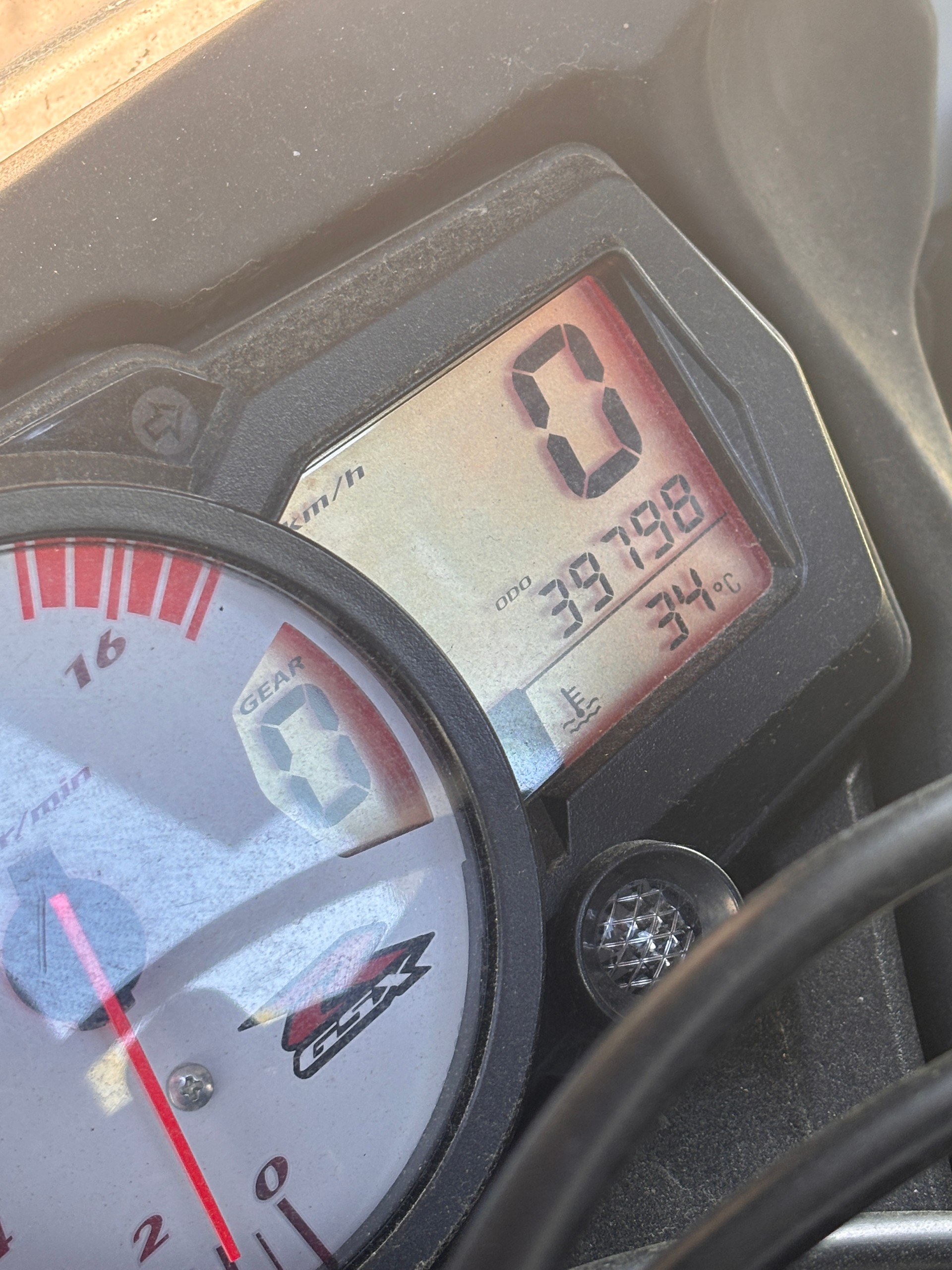 SUZUKI GSX-R 750-image-4