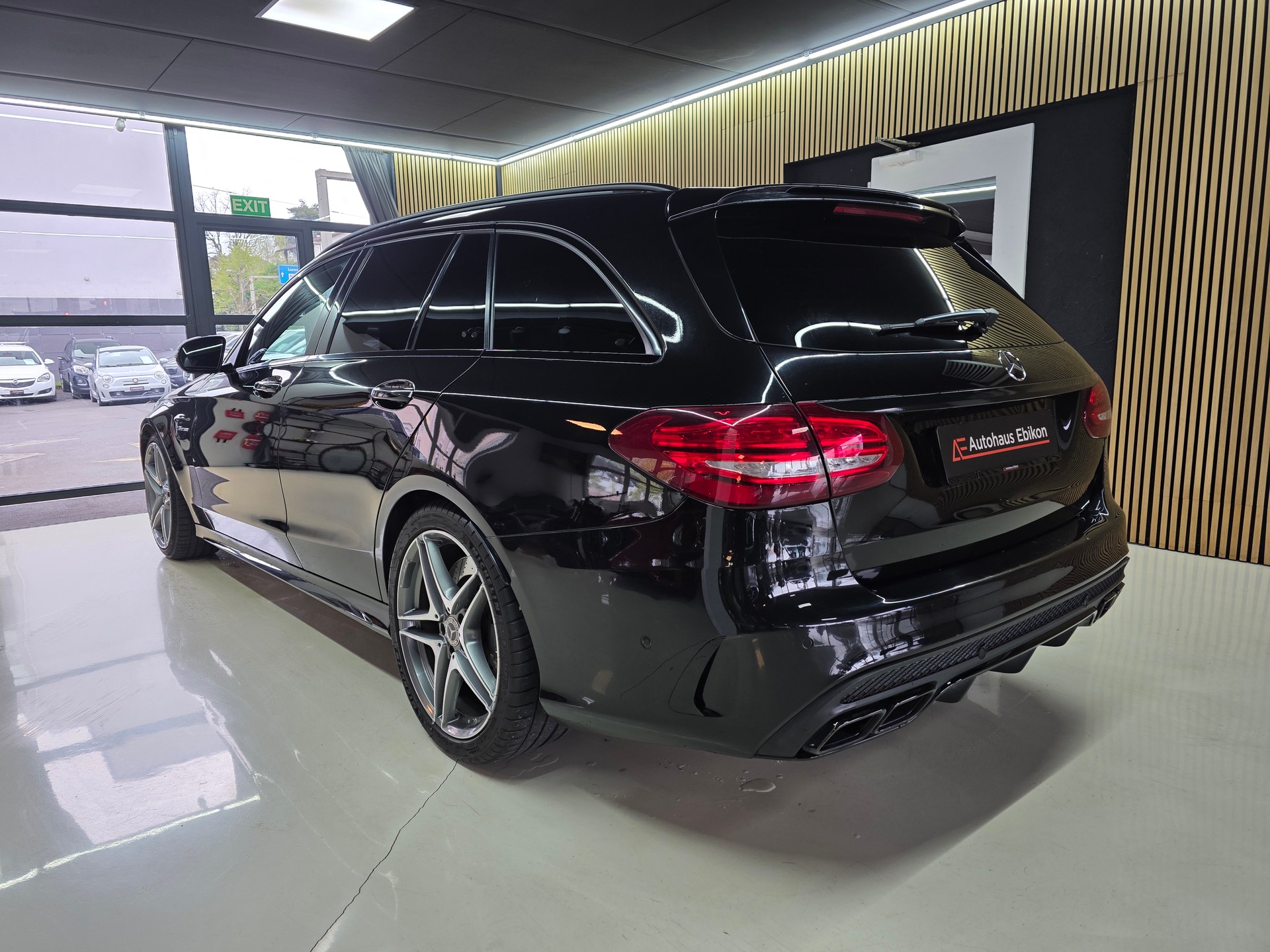 MERCEDES-BENZ C 63 AMG Speedshift-image-4