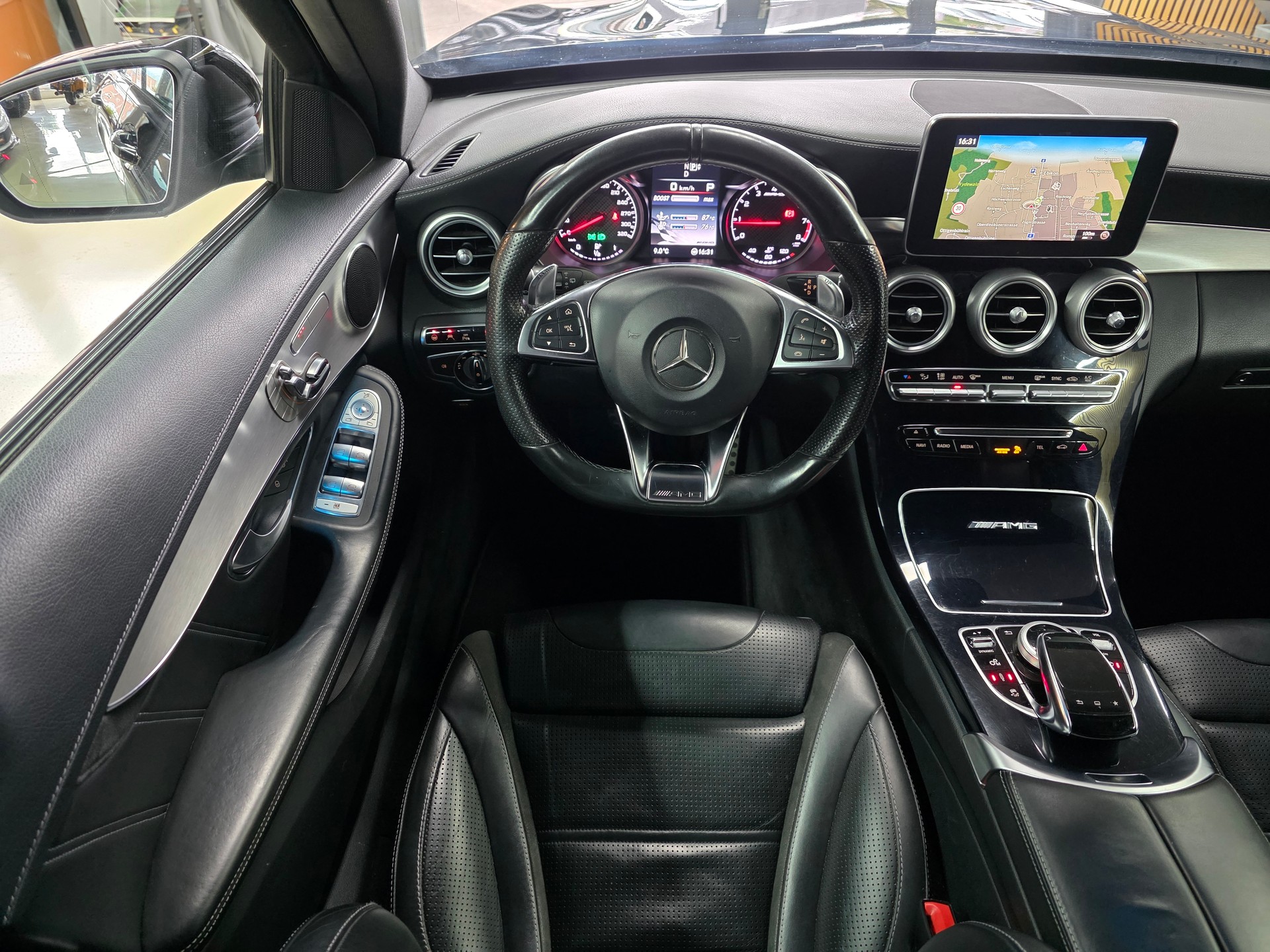 MERCEDES-BENZ C 63 AMG Speedshift-image-10