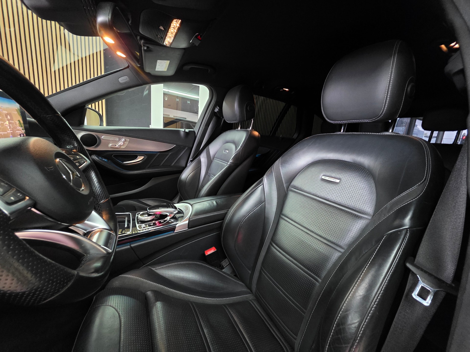 MERCEDES-BENZ C 63 AMG Speedshift-image-9