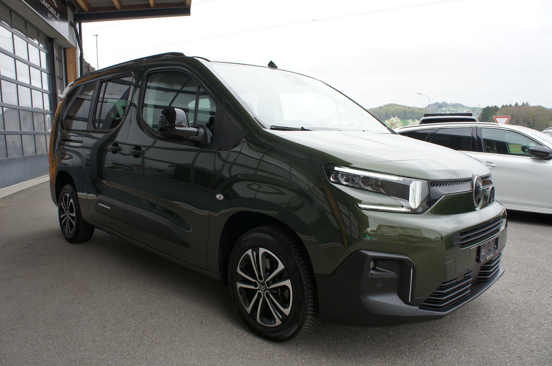 CITROEN Berlingo XL 1.5 BlueHDi 7 Plätze Max EAT8-image-6