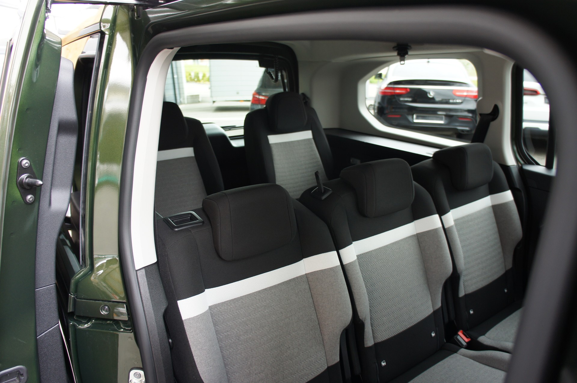 CITROEN Berlingo XL 1.5 BlueHDi 7 Plätze Max EAT8-image-10