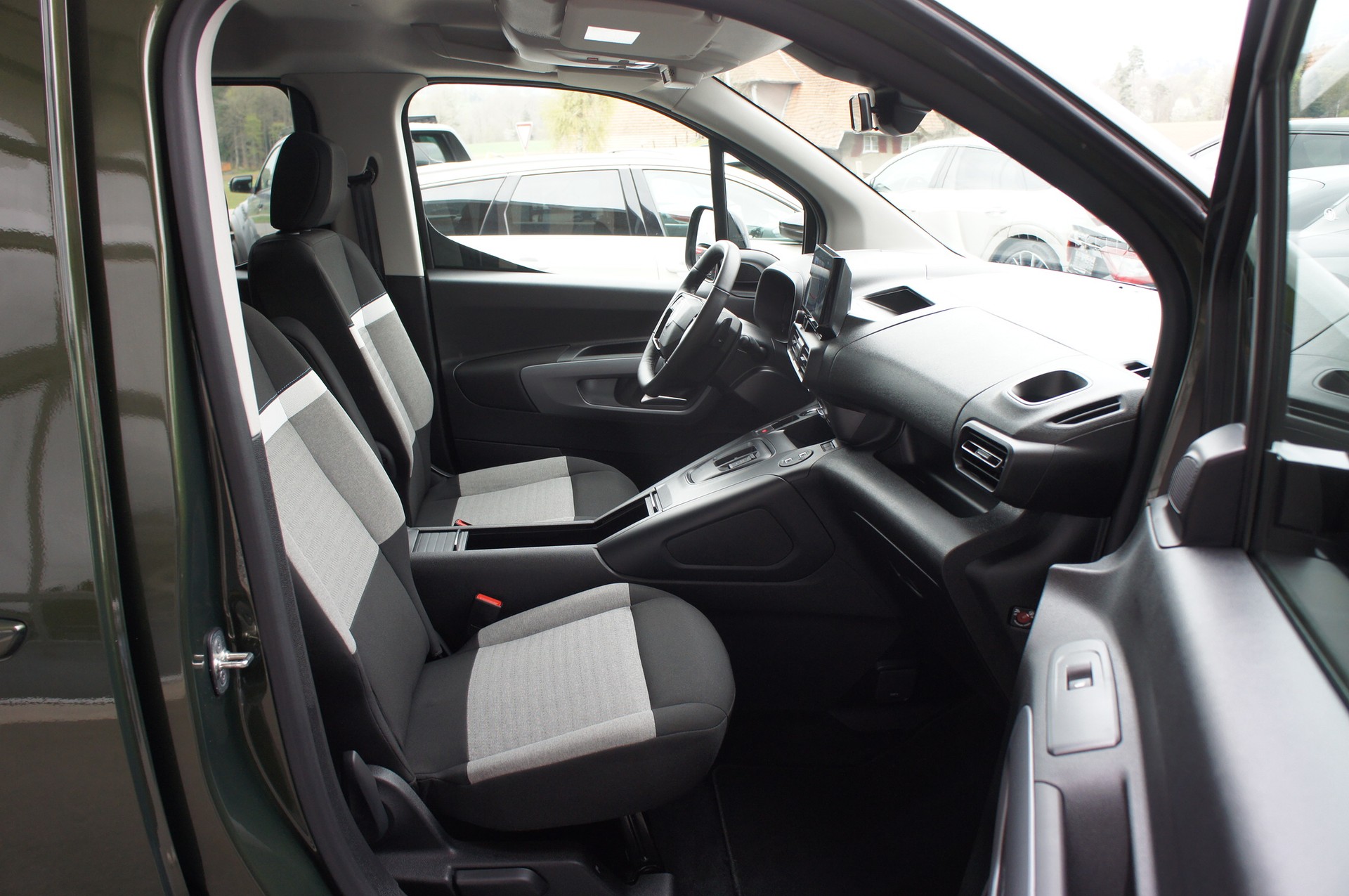 CITROEN Berlingo XL 1.5 BlueHDi 7 Plätze Max EAT8-image-8