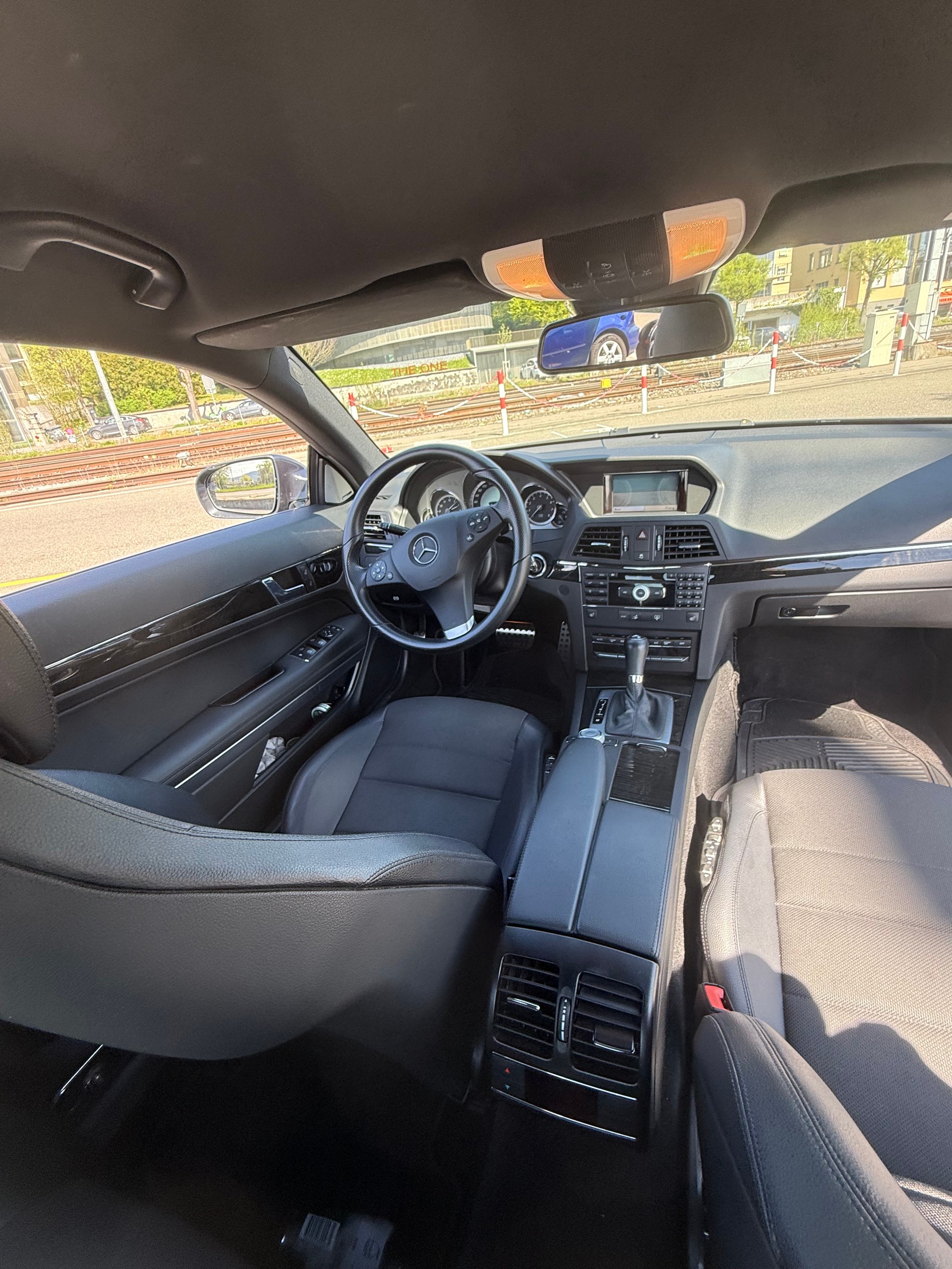 MERCEDES-BENZ E 350 CGI BlueEfficiency 7G-Tronic-image-4