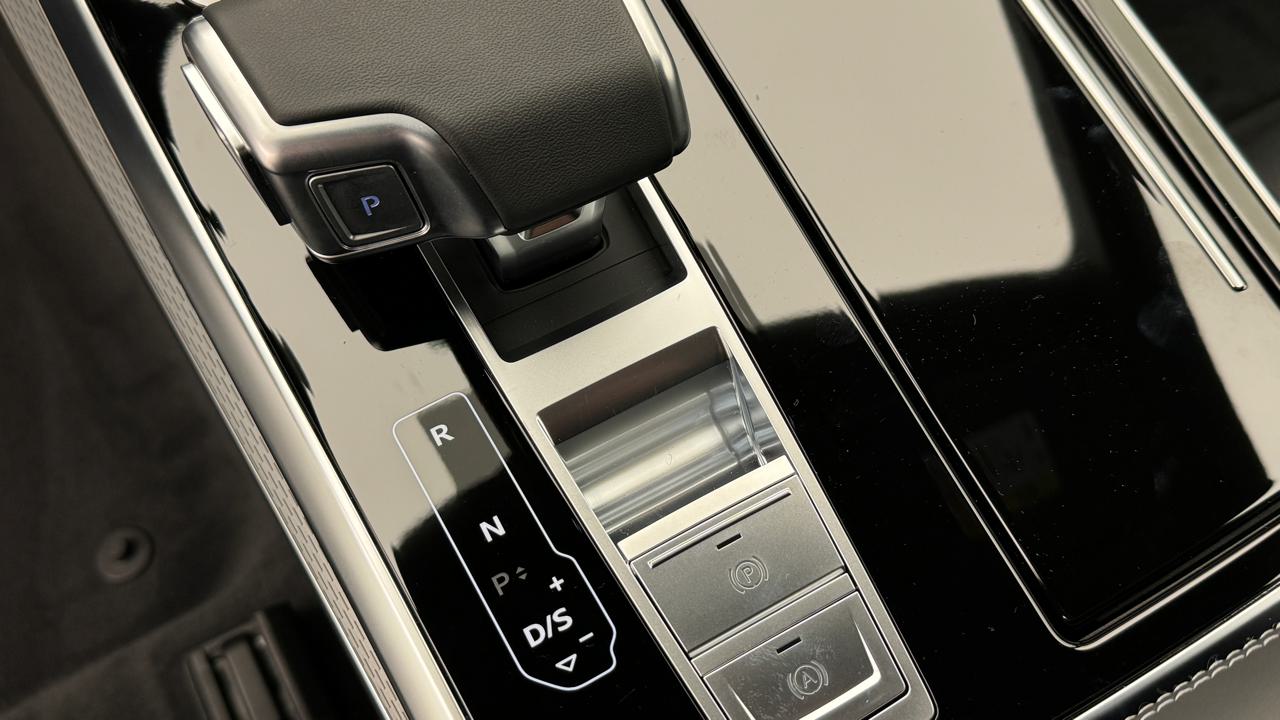 AUDI Q8 SUV TDI quattro 210 kW S line-image-10