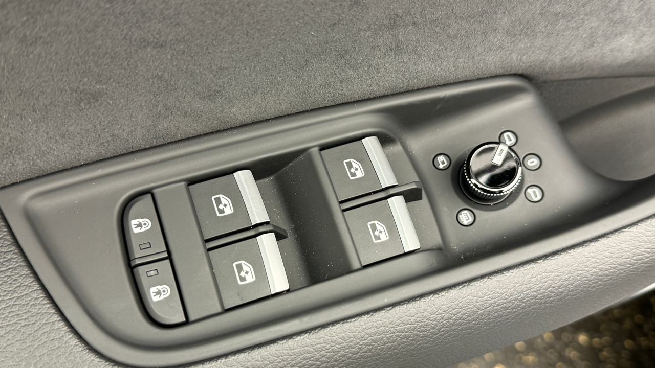 AUDI Q8 SUV TDI quattro 210 kW S line-image-8