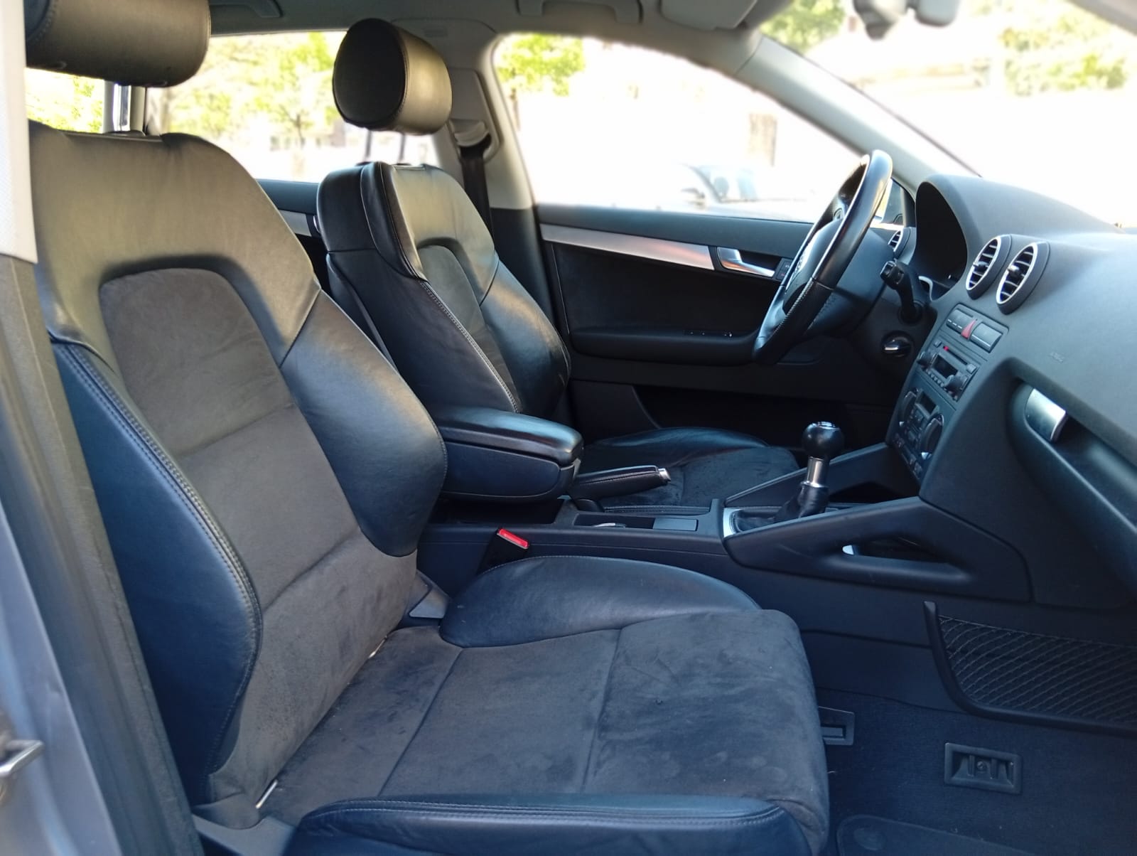 AUDI A3 Sportback 2.0 TDI Ambition-image-7
