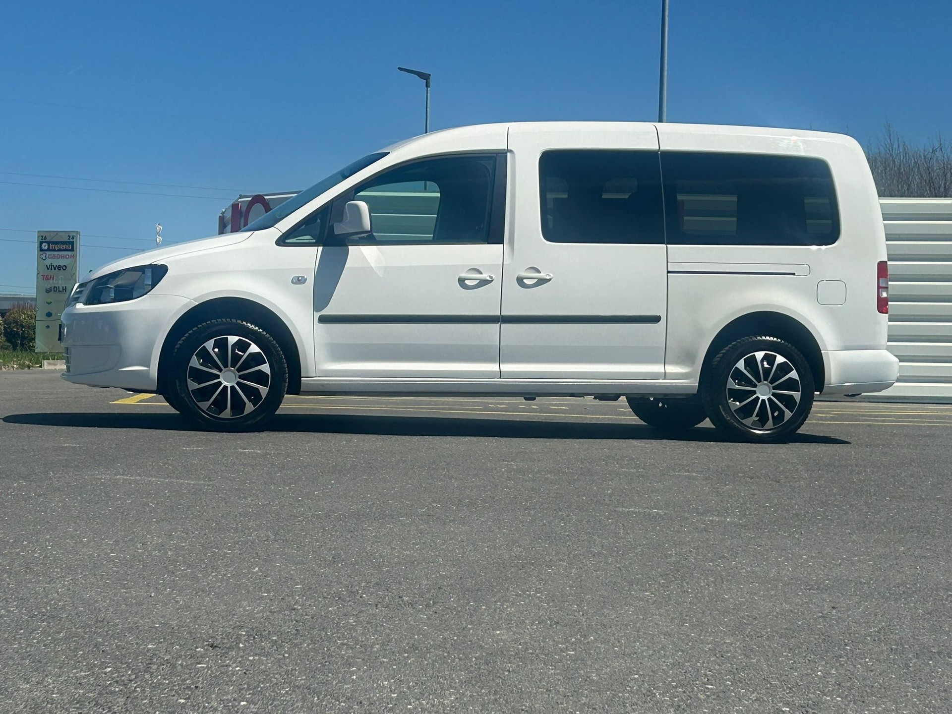 VW Caddy Maxi 1.6 TDI CR Trendline DSG-image-15