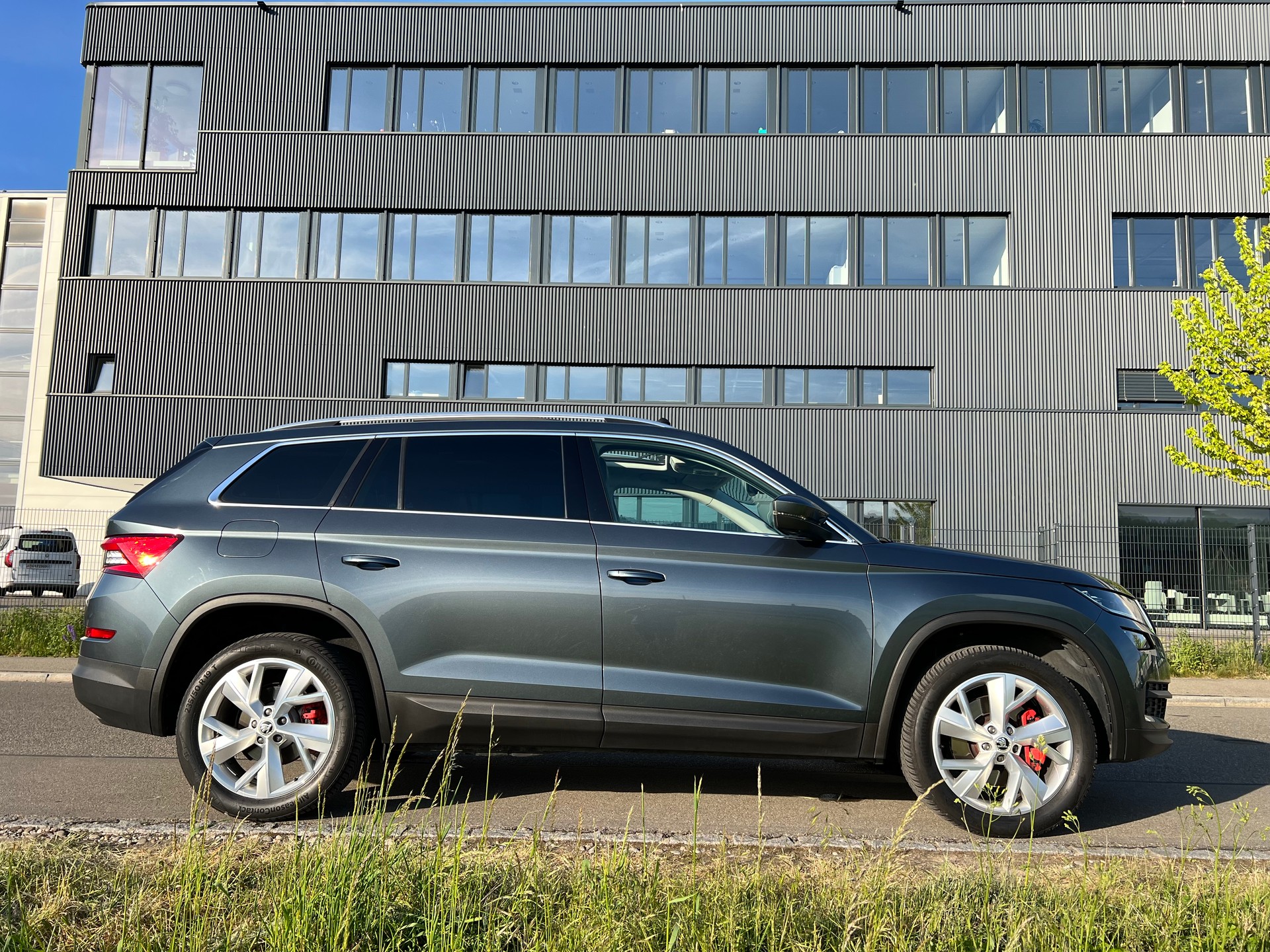 SKODA Kodiaq 2.0 TDI CR Style 4x4 DSG -7 PLÄTZER-image-17