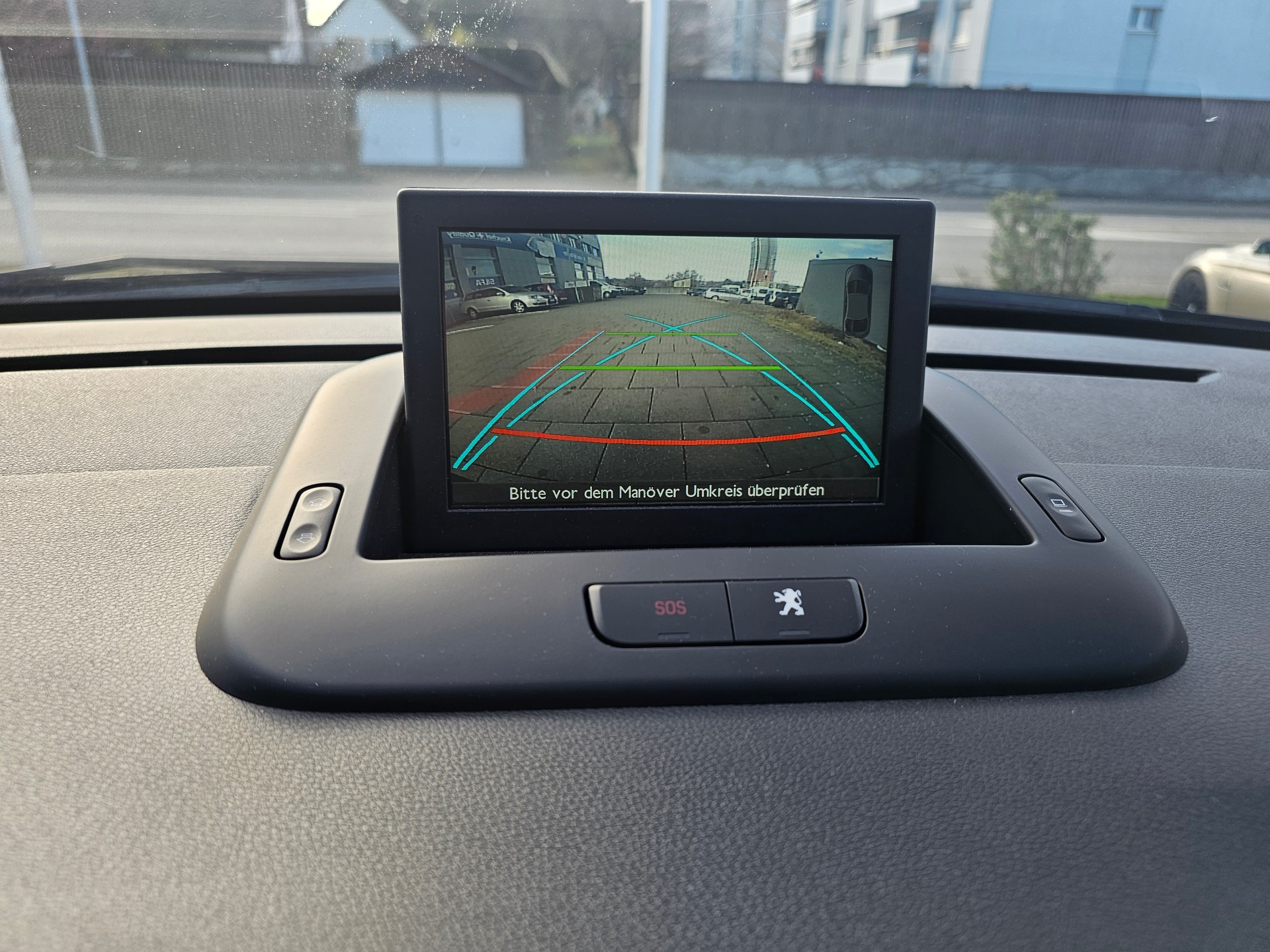 PEUGEOT 3008 HYbrid4 2.0 HDI ETG6-image-12