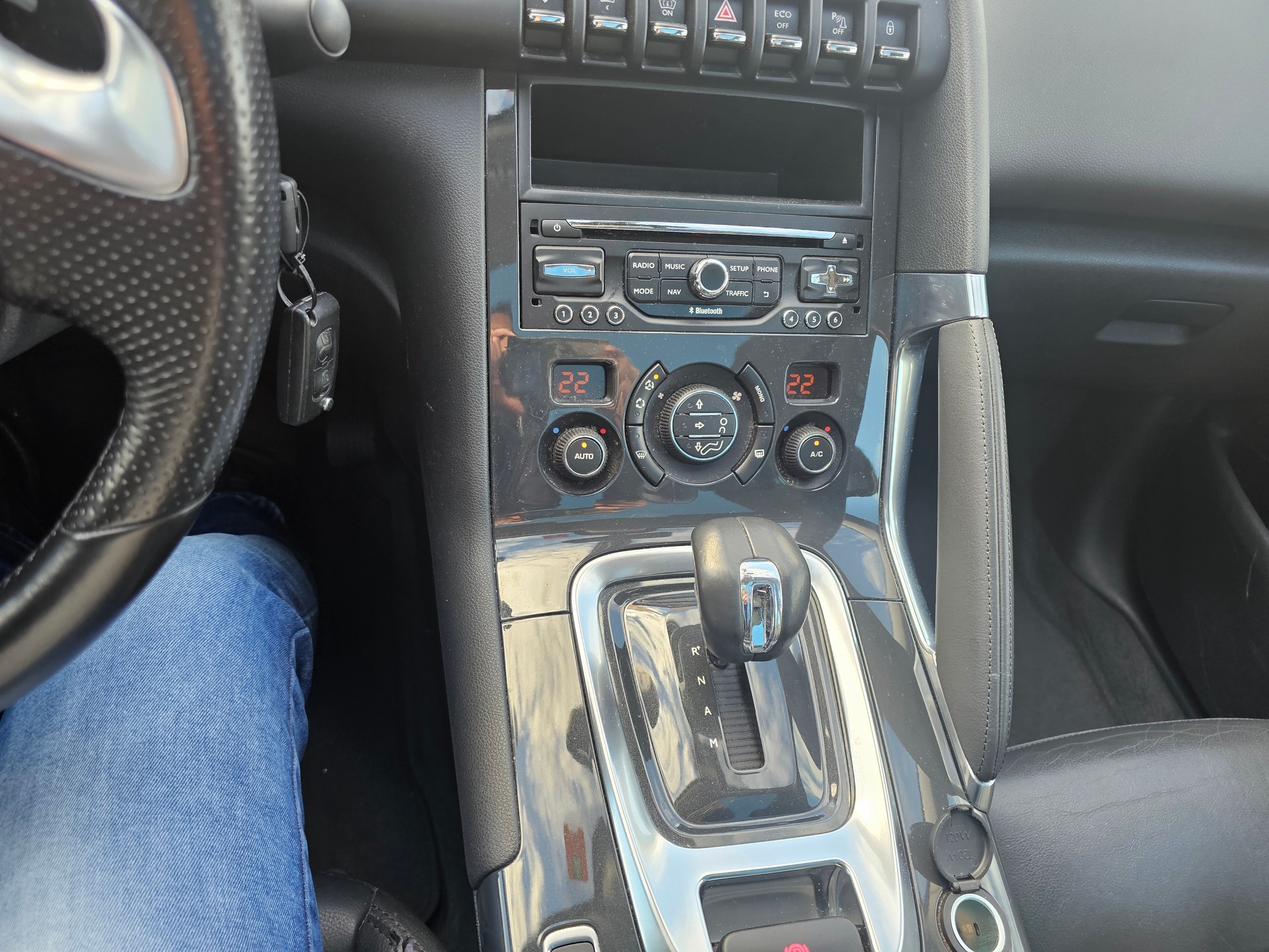 PEUGEOT 3008 HYbrid4 2.0 HDI ETG6-image-13