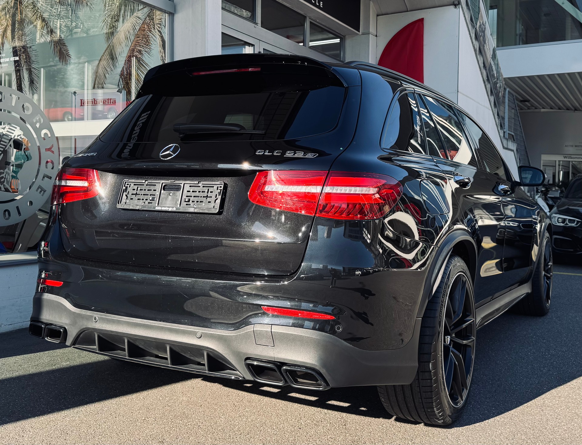 MERCEDES-BENZ GLC 63 S AMG 4Matic+ 9G-Tronic-image-4
