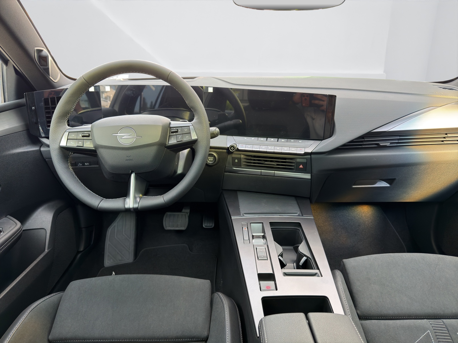 OPEL Astra-e Sports Tourer Ultimate-image-15