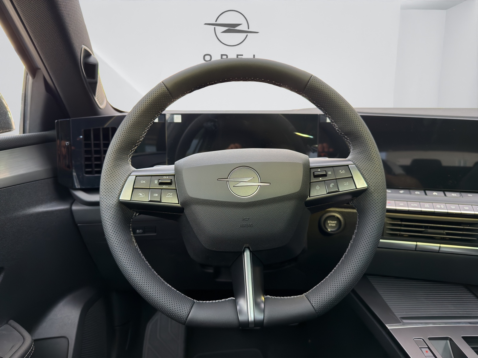 OPEL Astra-e Sports Tourer Ultimate-image-16