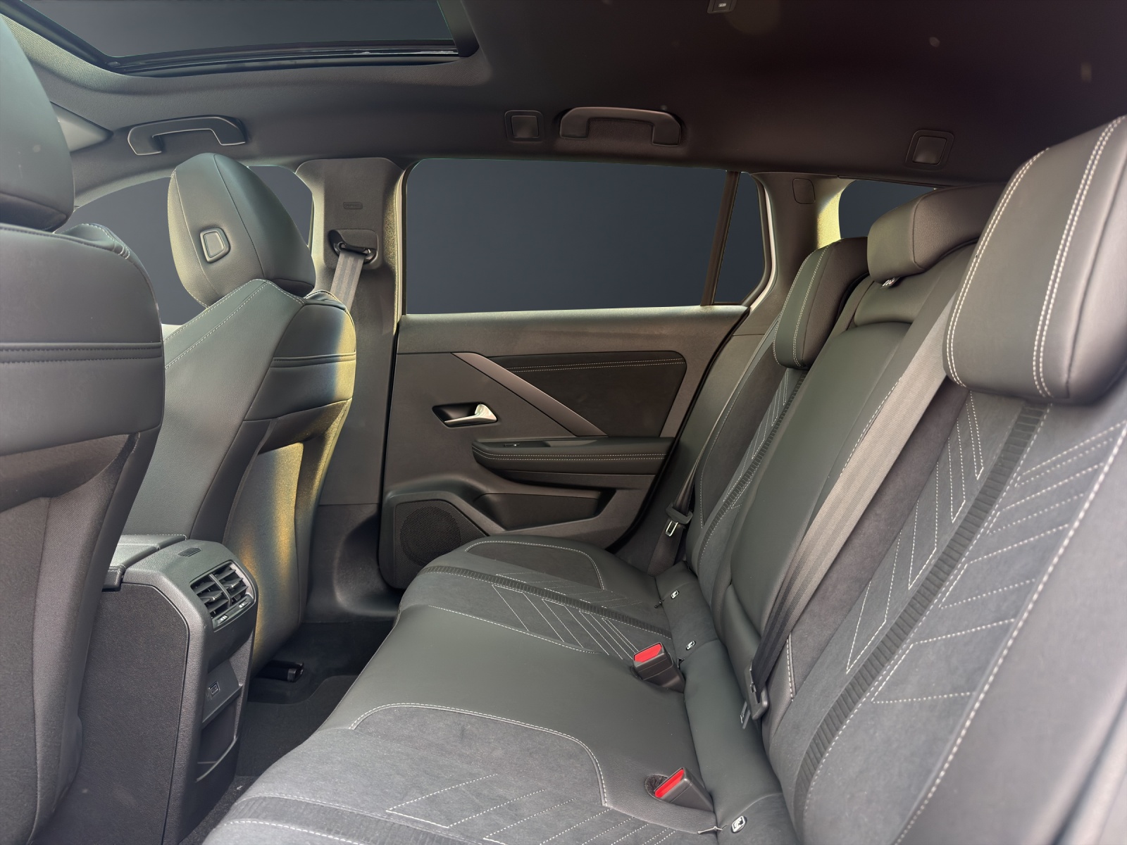 OPEL Astra-e Sports Tourer Ultimate-image-11