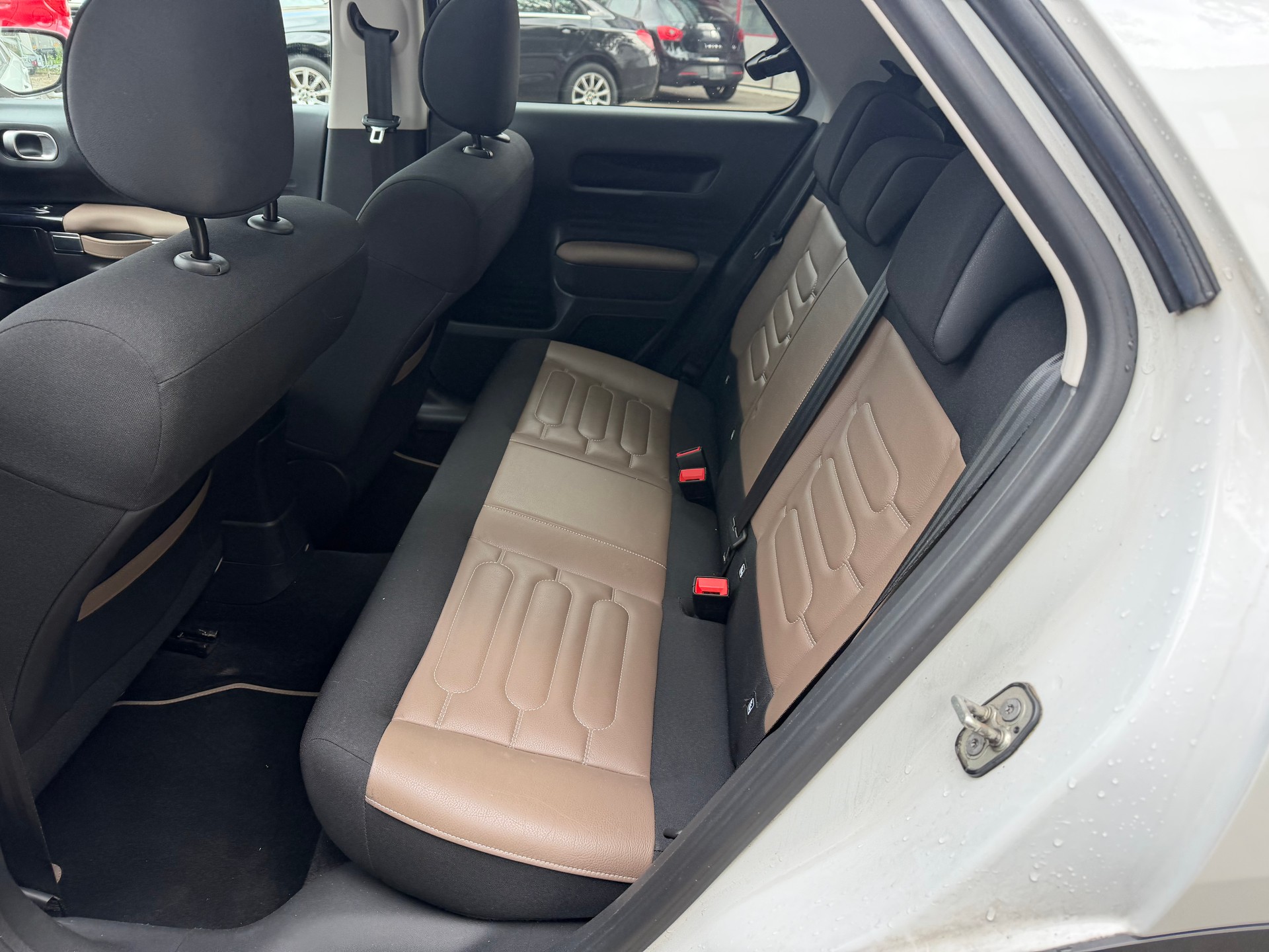 CITROEN C4 Cactus 1.6 BlueHDi Feel-image-12