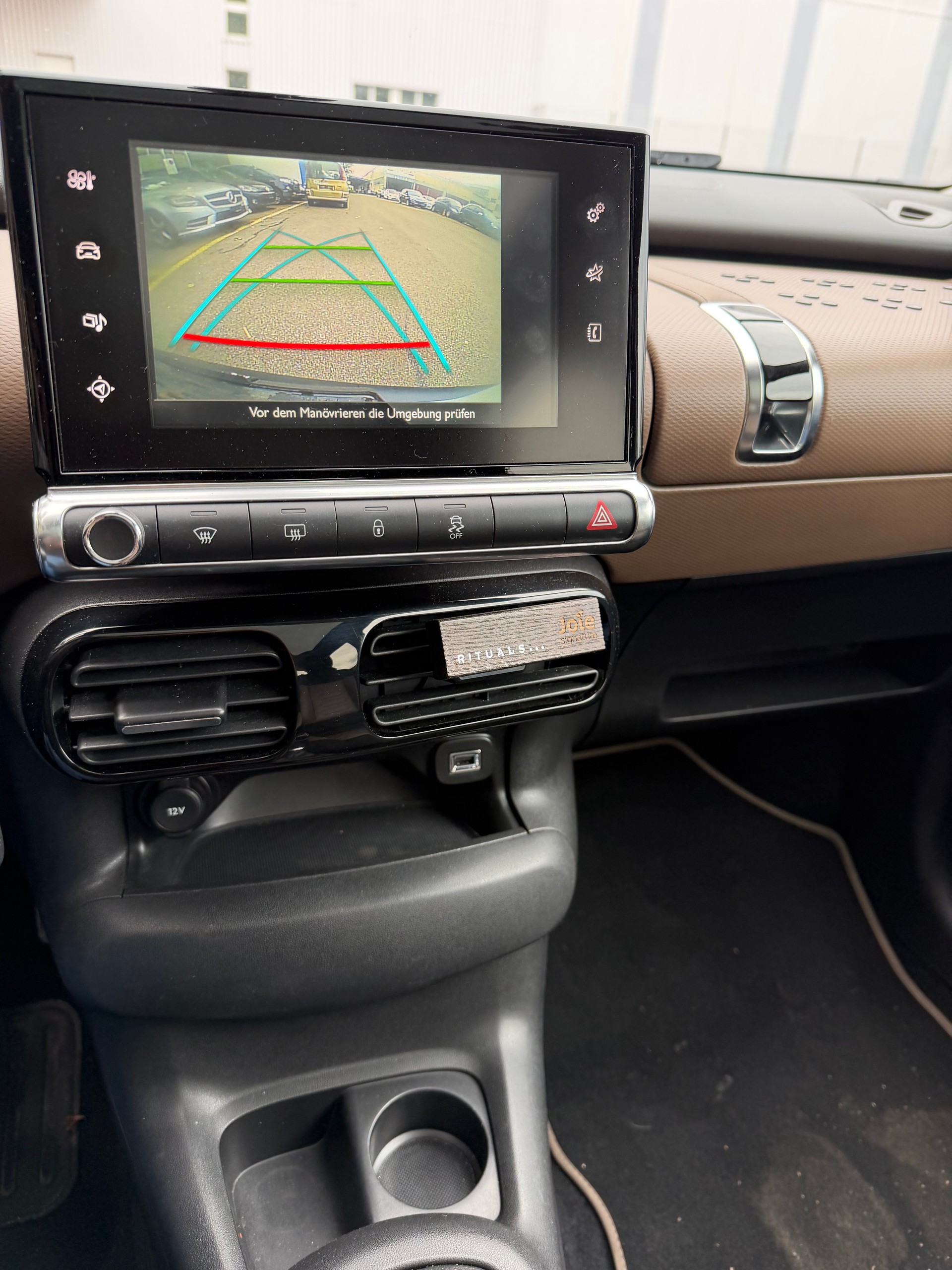 CITROEN C4 Cactus 1.6 BlueHDi Feel-image-13