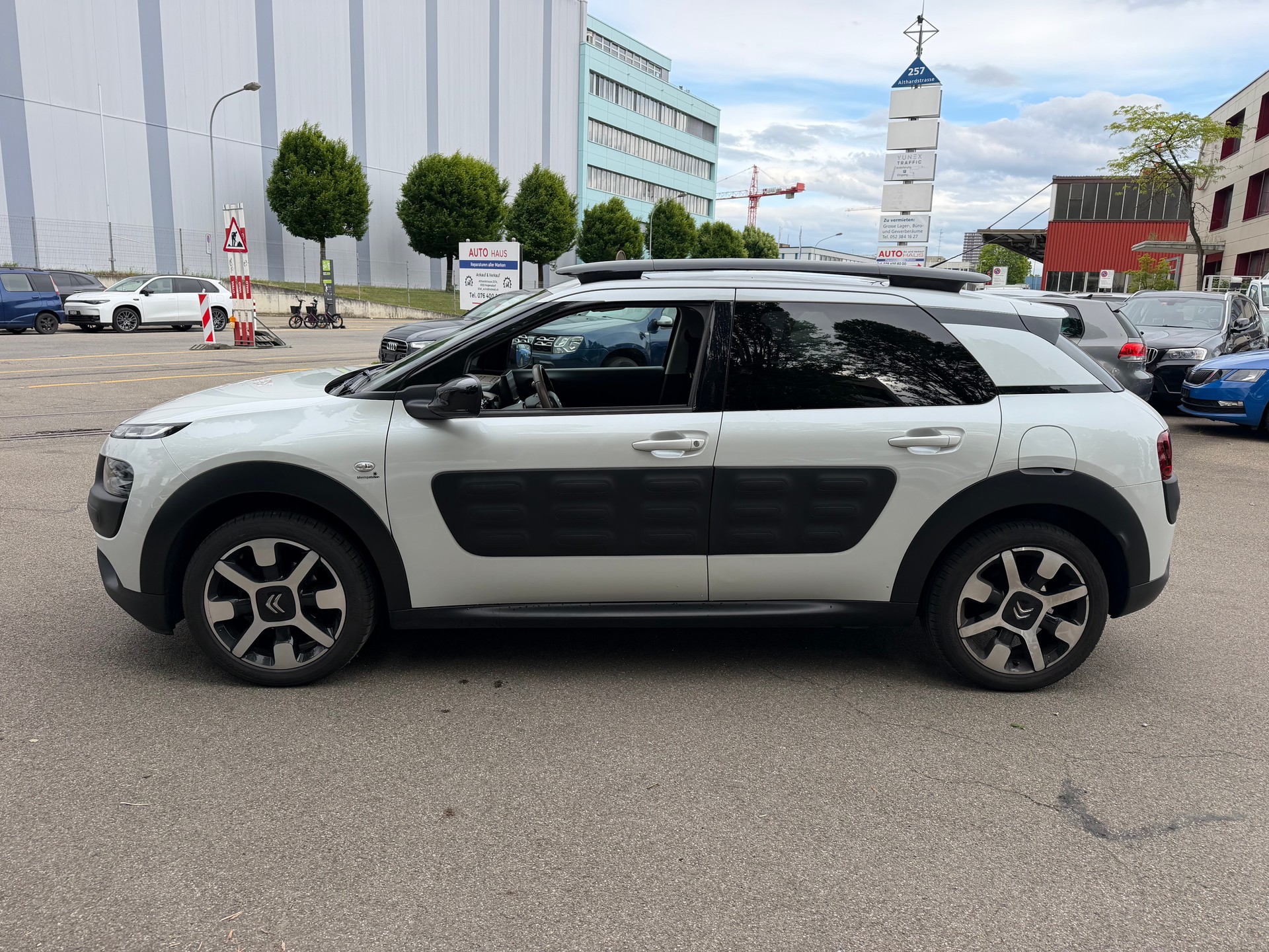 CITROEN C4 Cactus 1.6 BlueHDi Feel-image-4