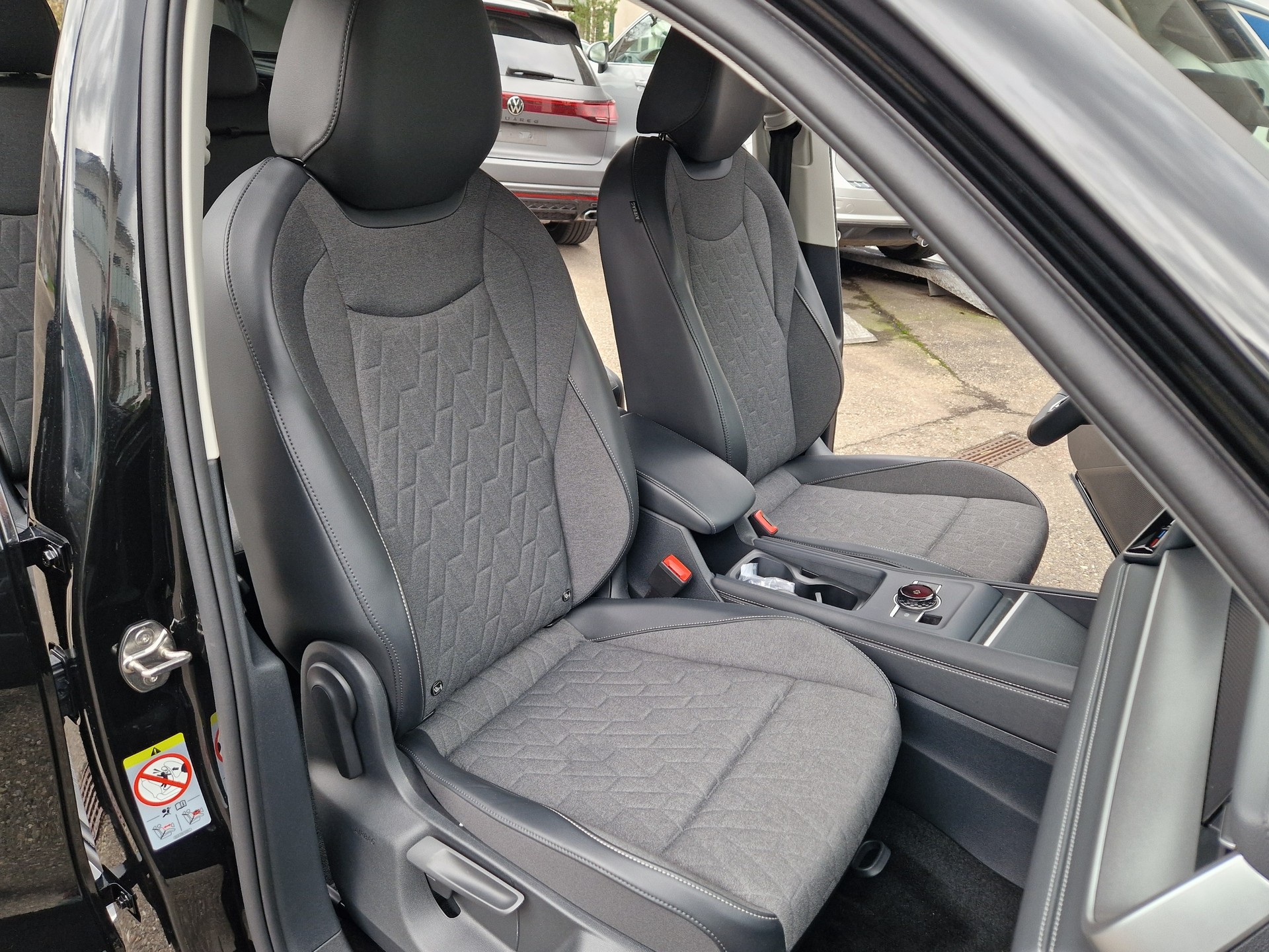 VW VW Tayron 2.0 TDi SCR Life 4Motion 7-Plätzer DSG-Automat-image-9