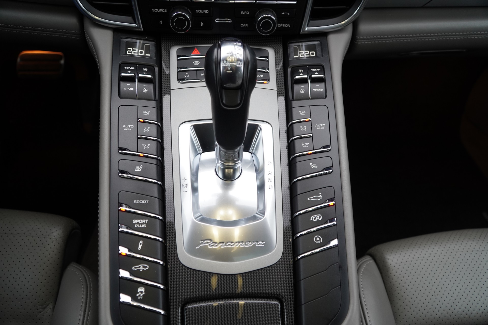 PORSCHE Panamera Turbo S 4.8 PDK-image-23