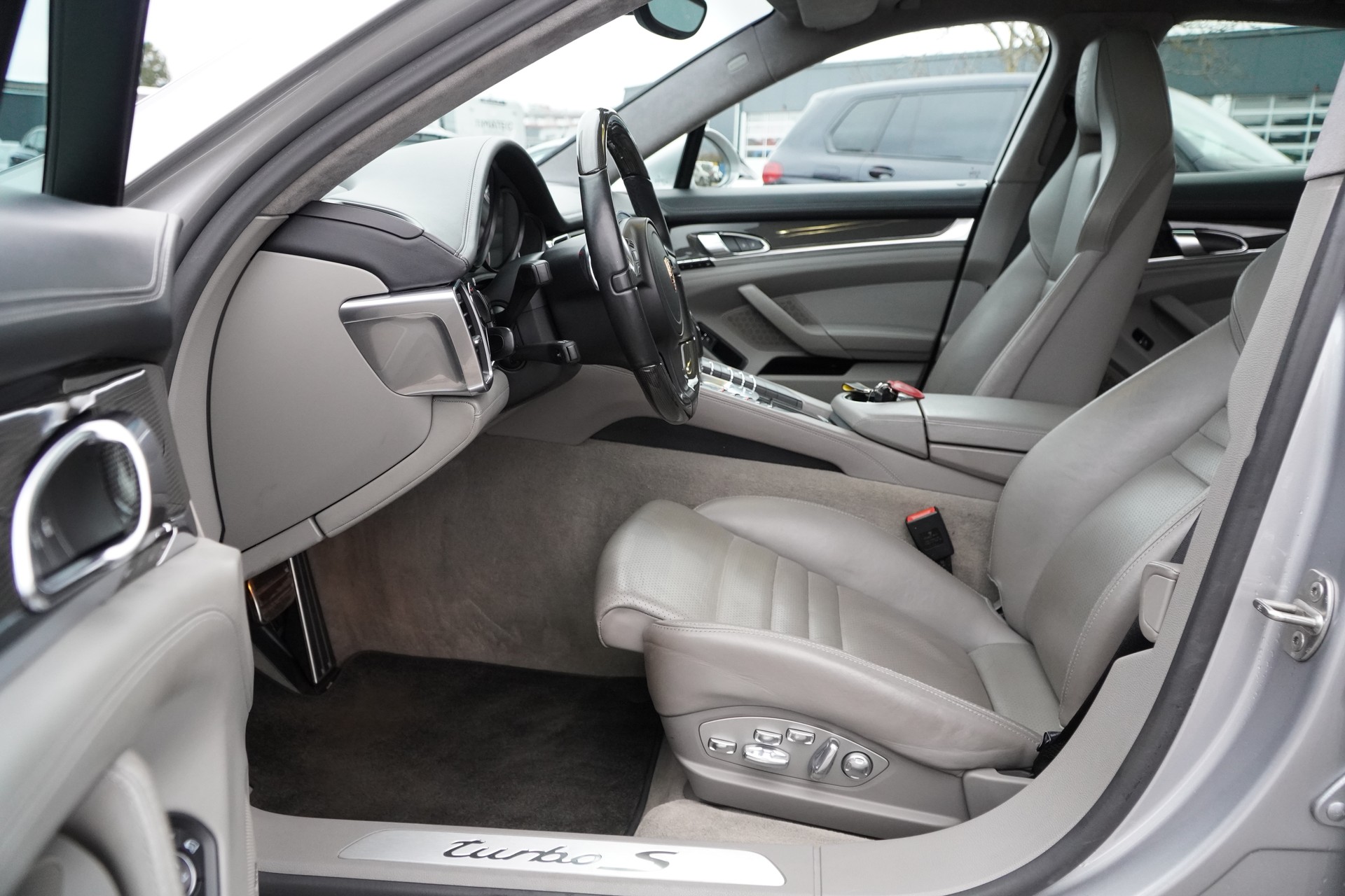 PORSCHE Panamera Turbo S 4.8 PDK-image-12