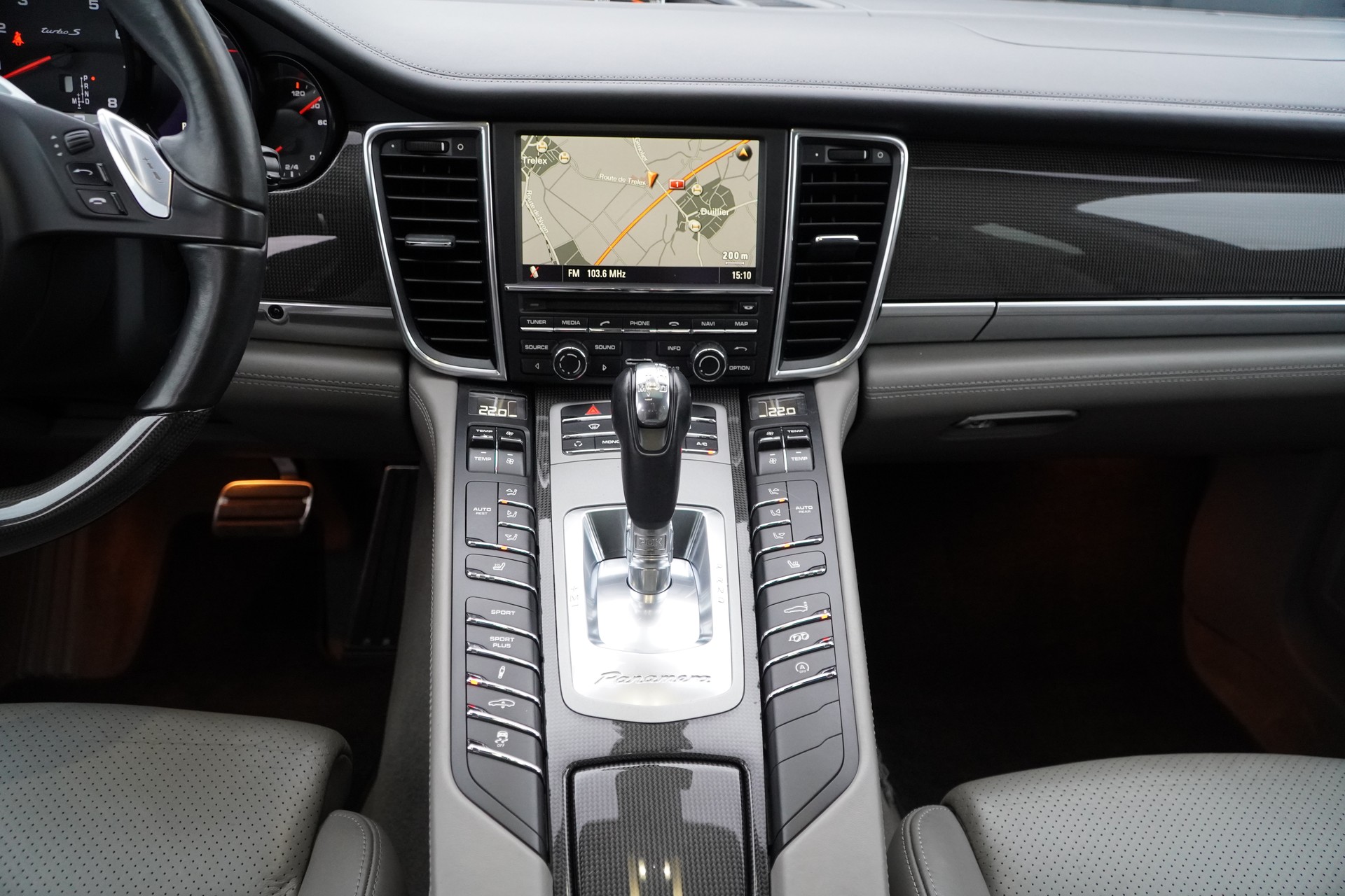 PORSCHE Panamera Turbo S 4.8 PDK-image-16