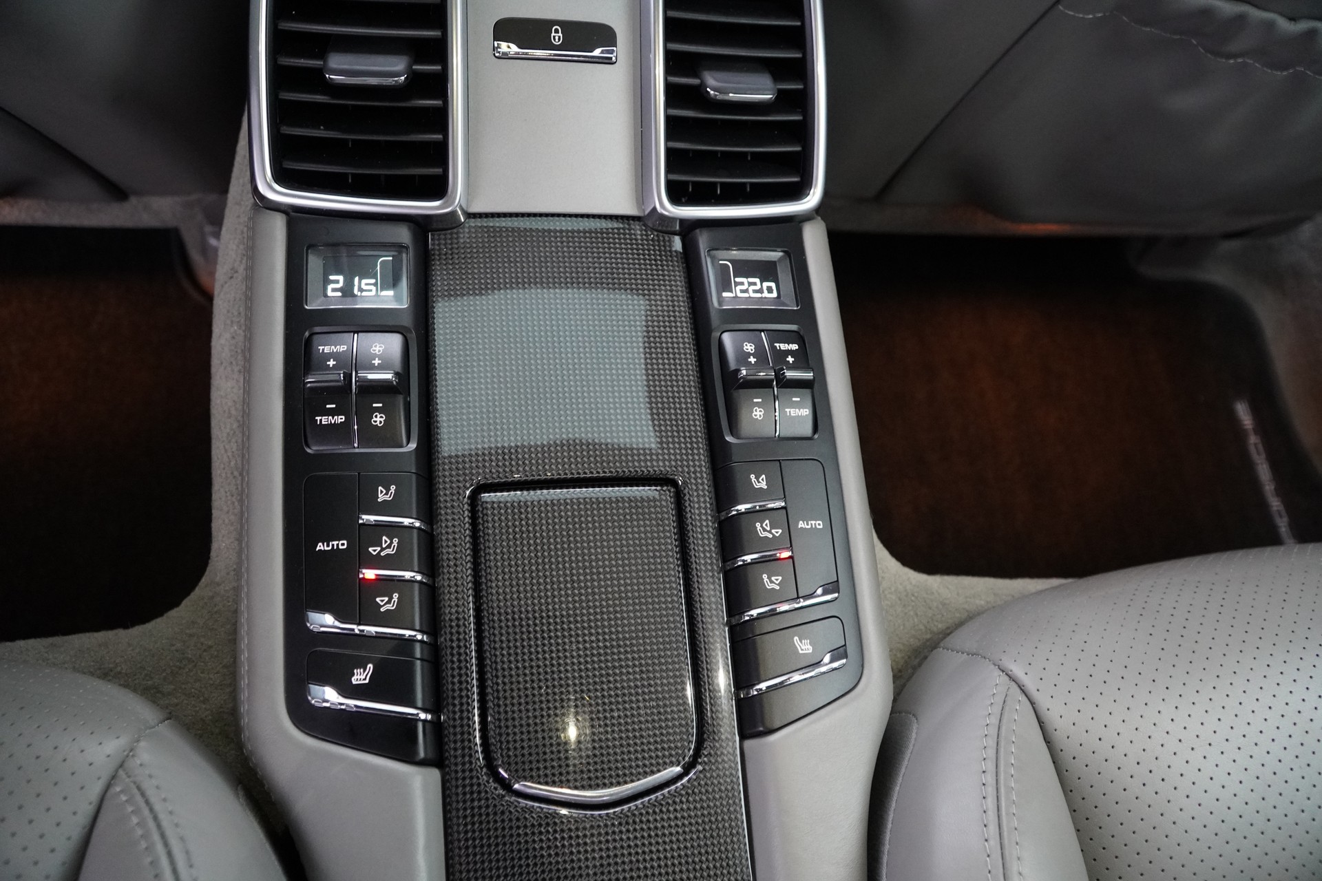 PORSCHE Panamera Turbo S 4.8 PDK-image-30