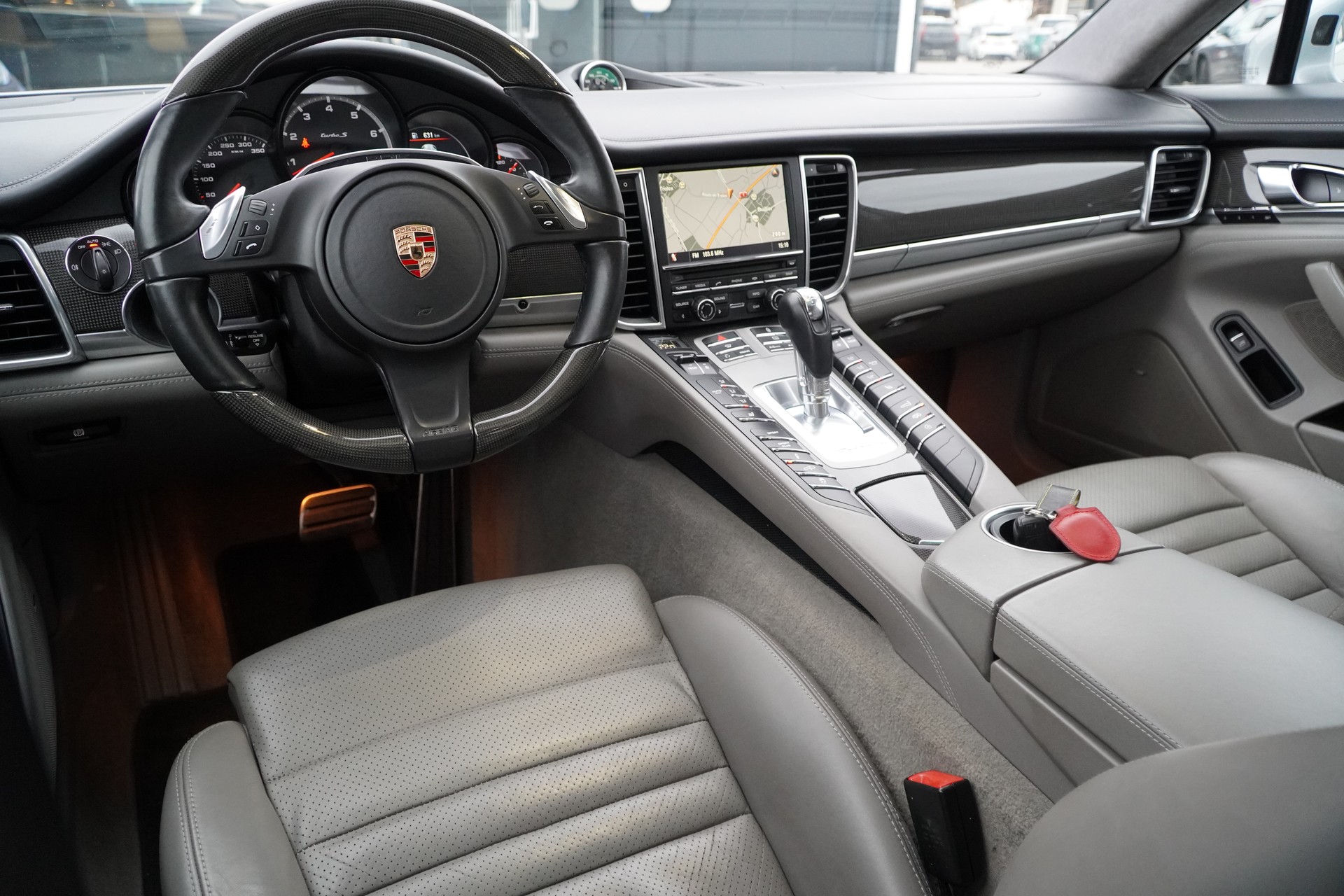 PORSCHE Panamera Turbo S 4.8 PDK-image-17