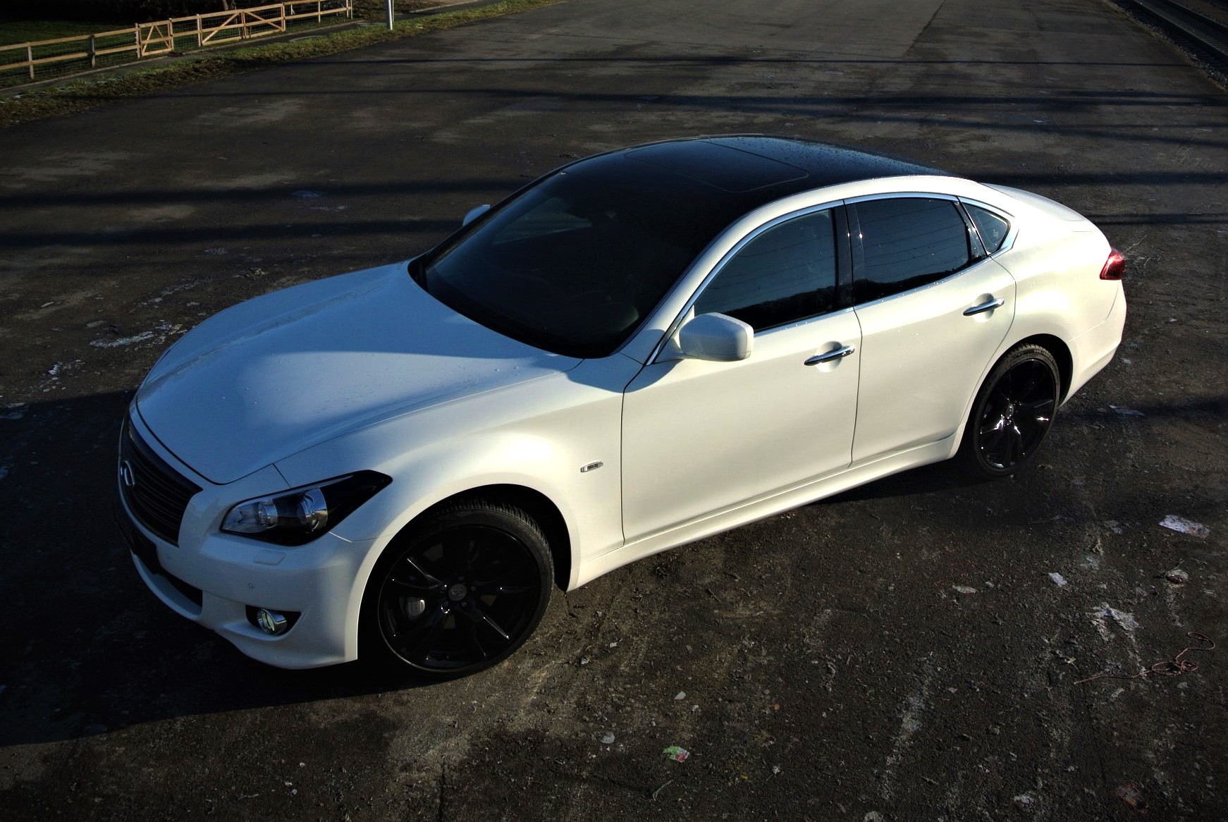 INFINITI Q70S Premium Automatic-image-1