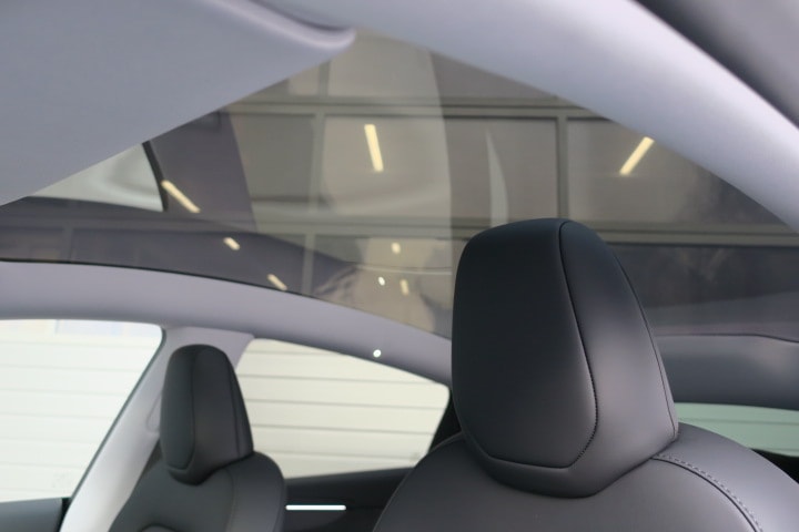 TESLA Model Y Premium AWD-image-8