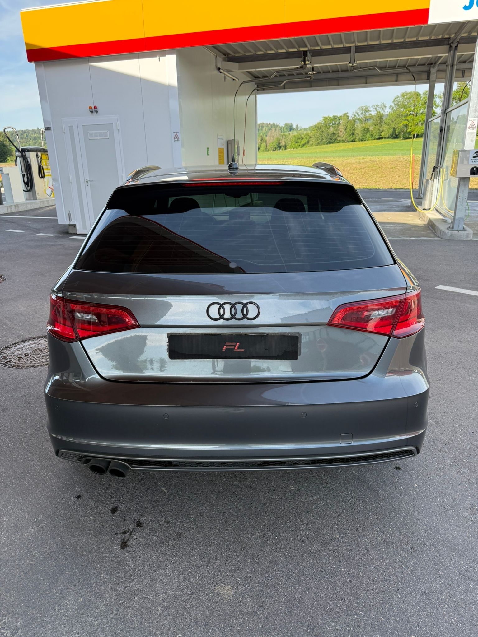 AUDI A3 Sportback 1.8 TFSI Attraction quattro S-tronic-image-4