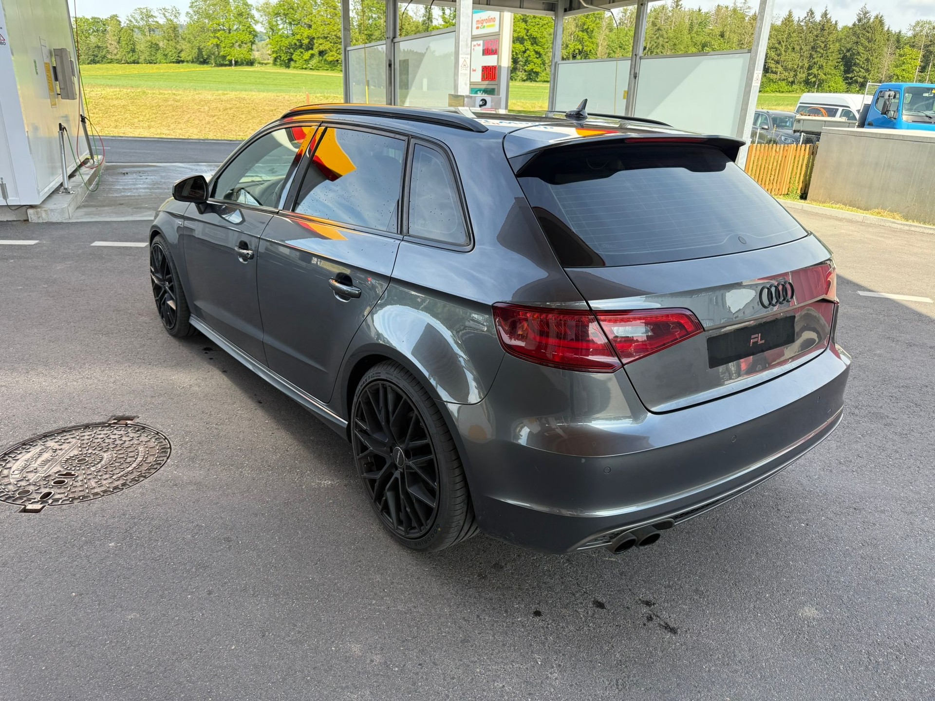 AUDI A3 Sportback 1.8 TFSI Attraction quattro S-tronic-image-5