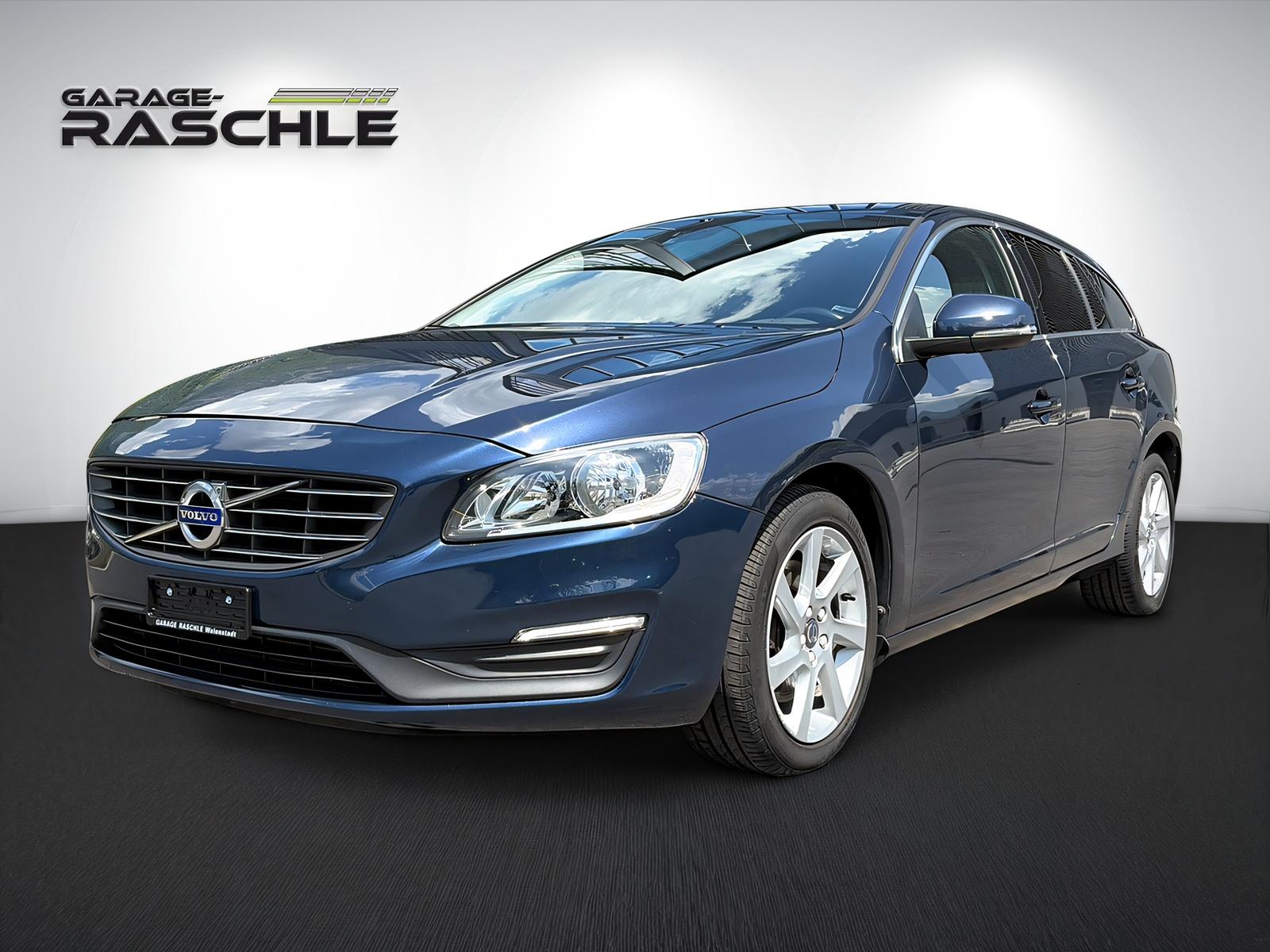 VOLVO V60 2.4 D5 Momentum AWD-image-2