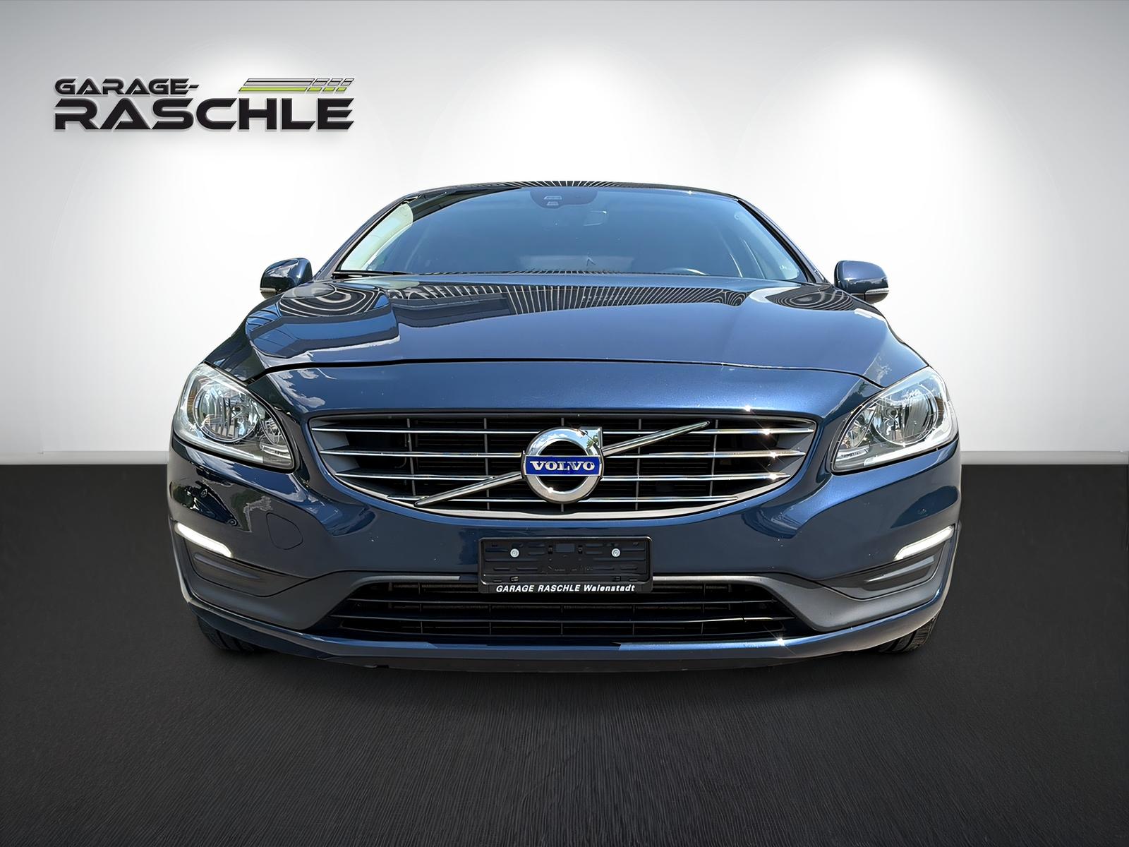 VOLVO V60 2.4 D5 Momentum AWD-image-1