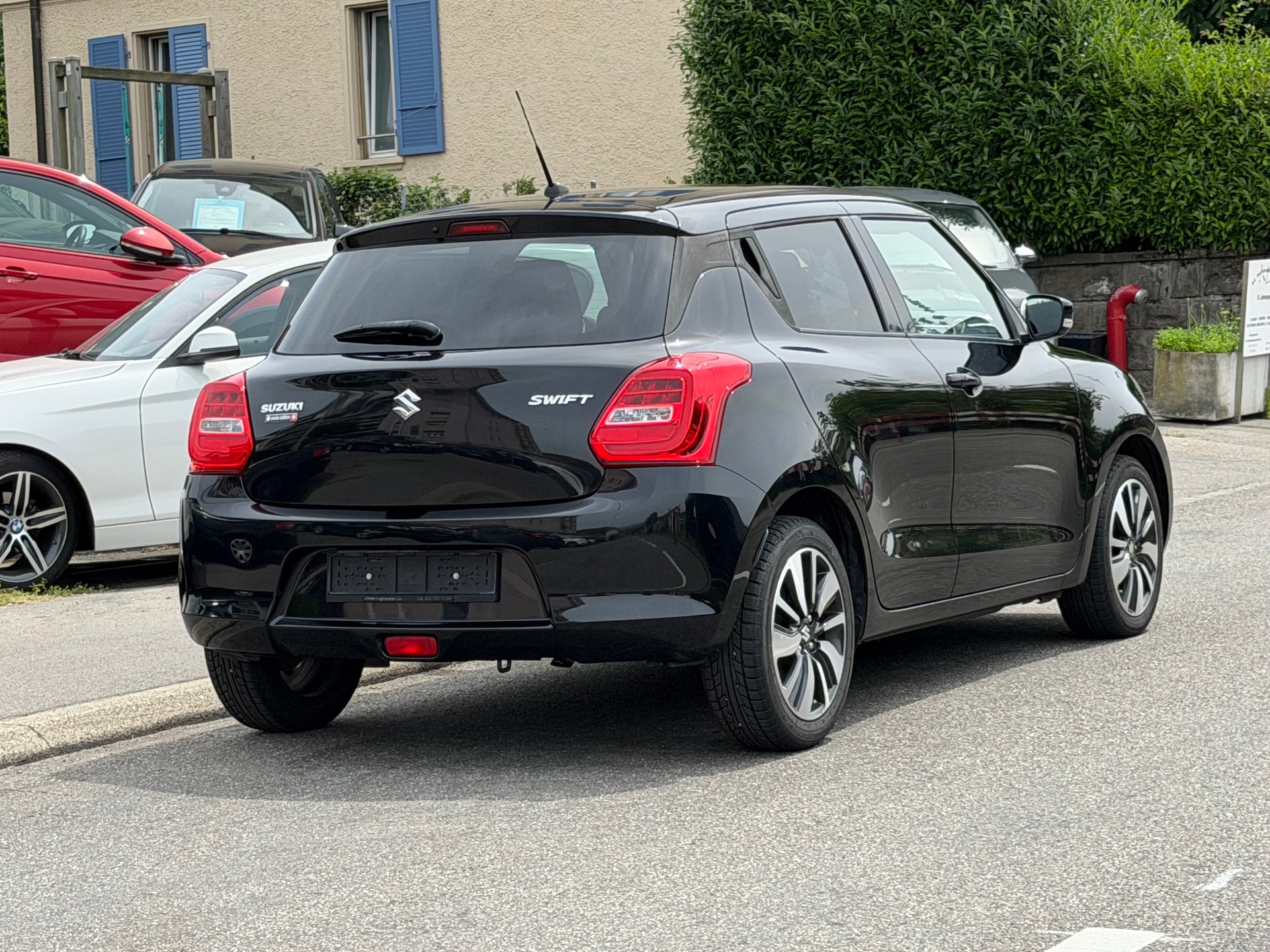 SUZUKI Swift 1.0 12V Compact Top Automatic-showroom-element-1